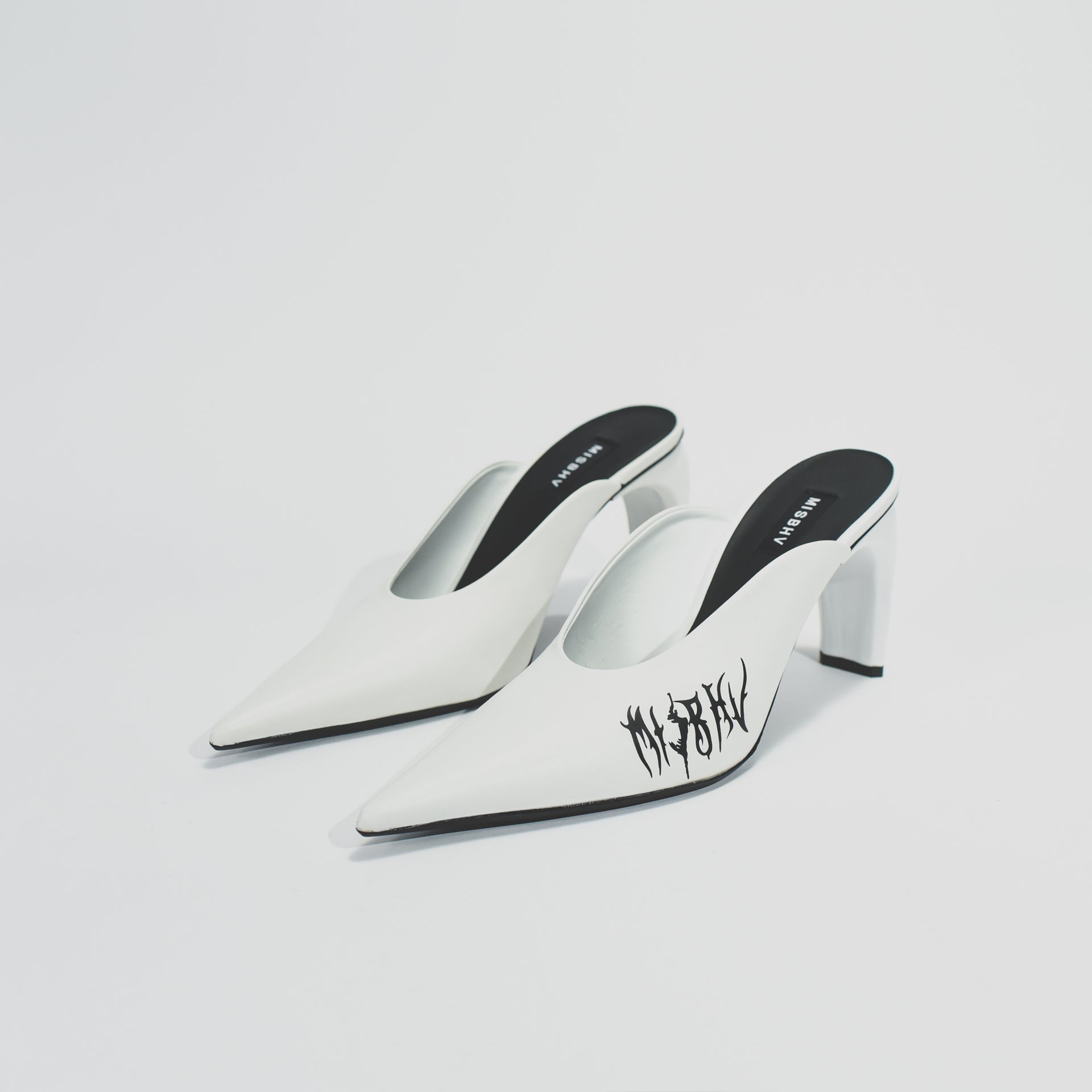 MISBHV WMNS Pandora Slicer Mules - White