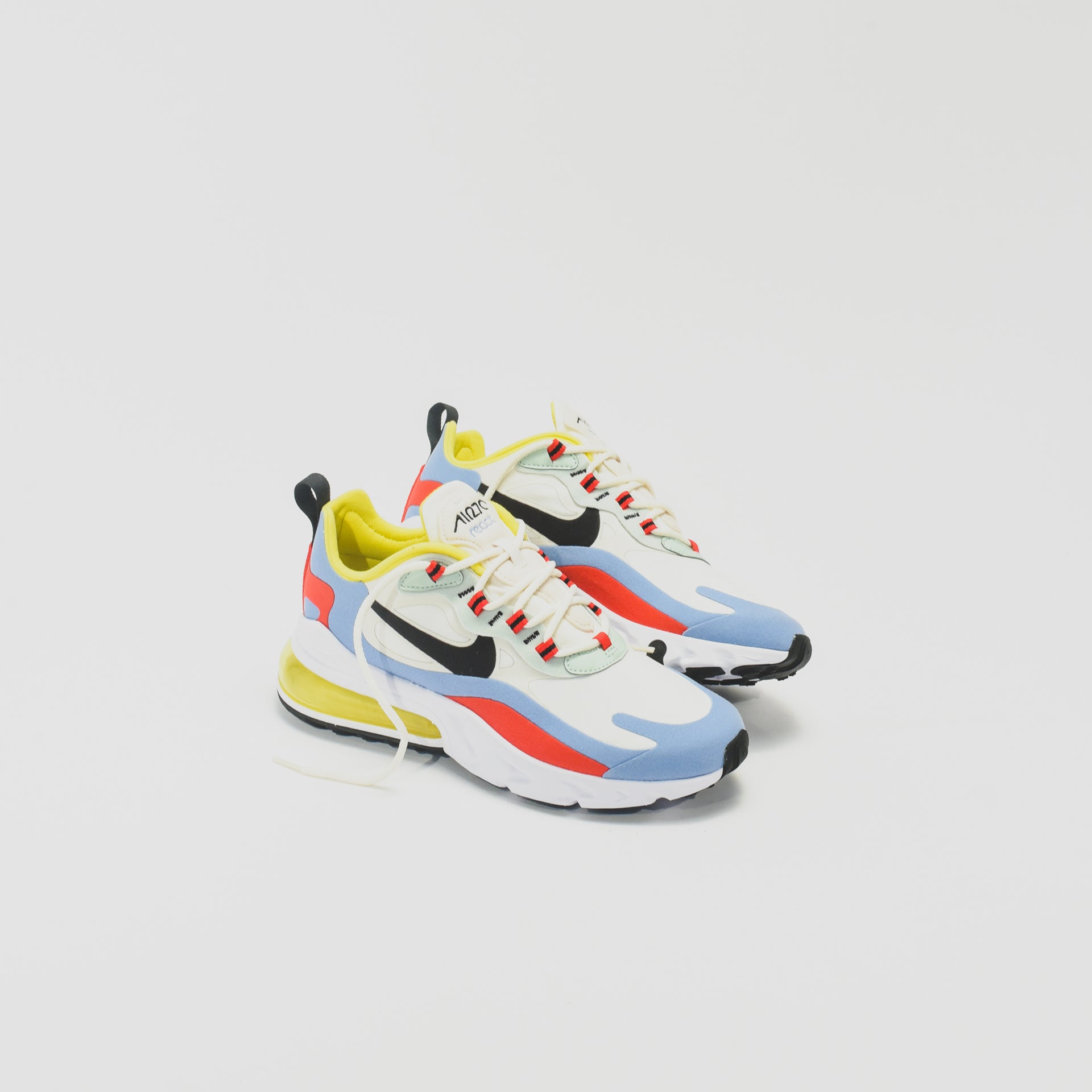 Nike WMNS Air Max 270 React - Phantom / University Gold / University Red