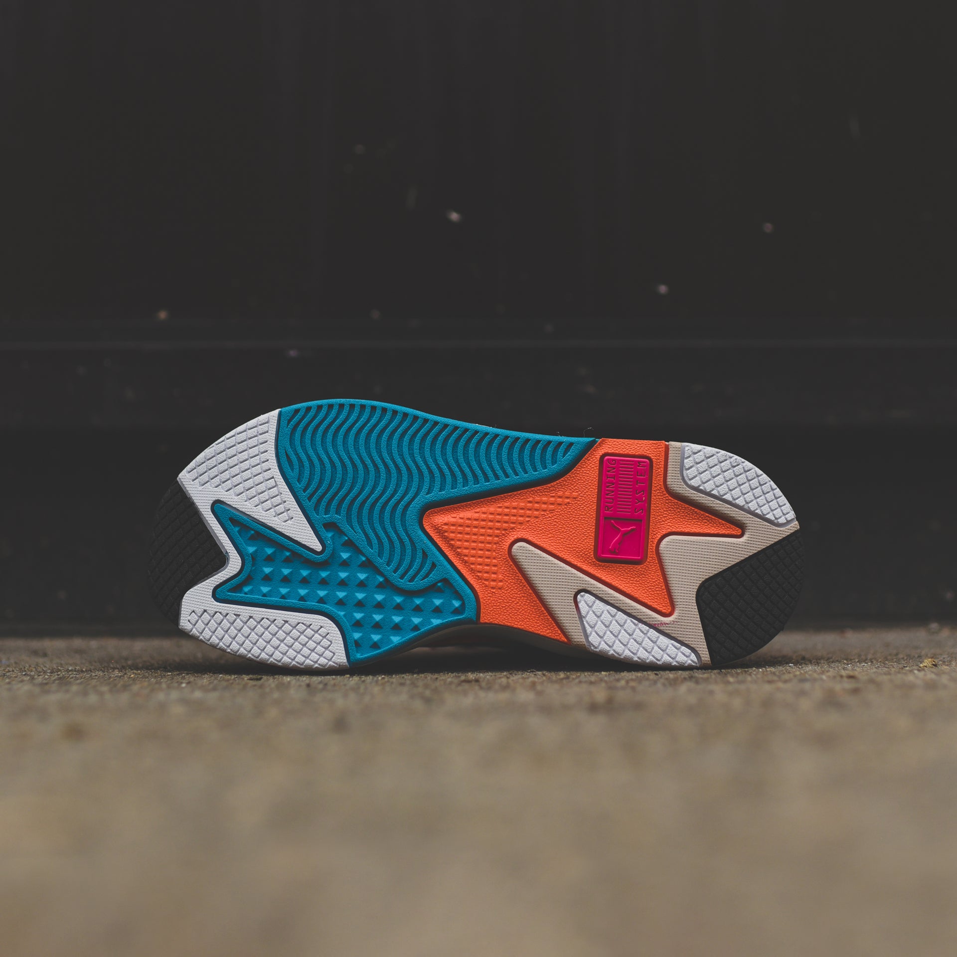 Puma WMNS RS-X Toys - White / Black / Fuchsia Purple