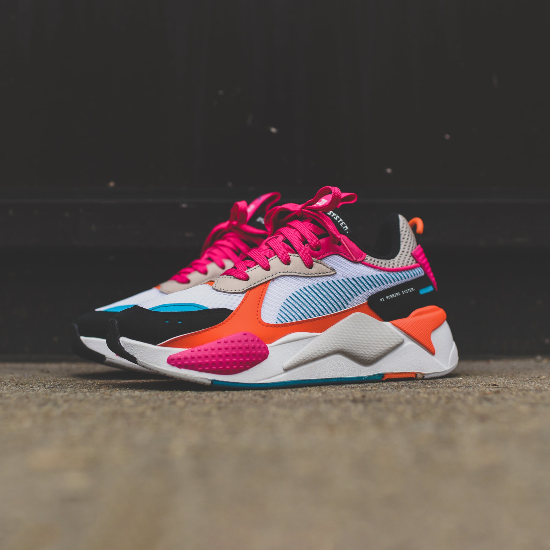 Puma WMNS RS-X Toys - White / Black / Fuchsia Purple