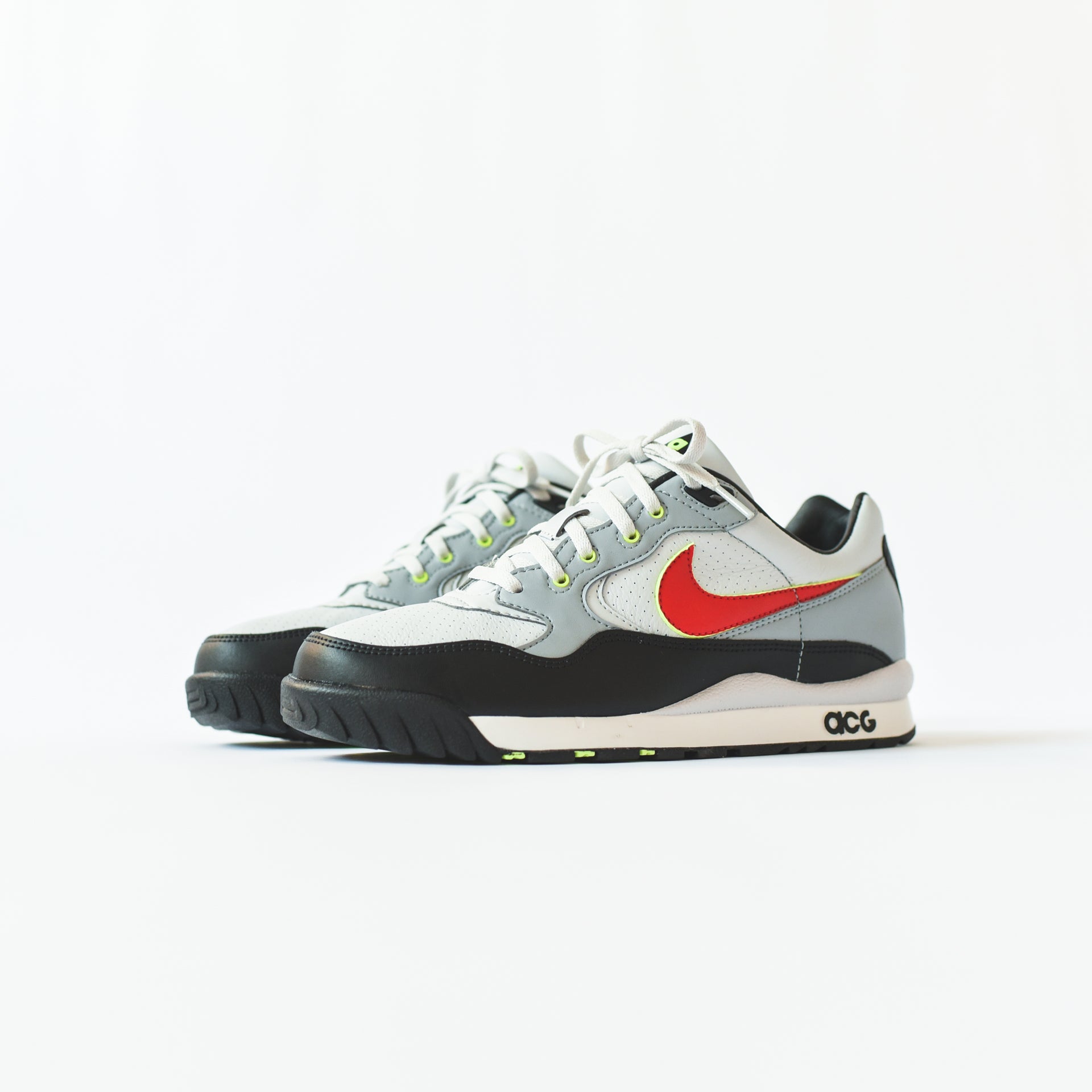 Nike ACG Air Wildwood - Pure Platinum / Comet Red / Mist