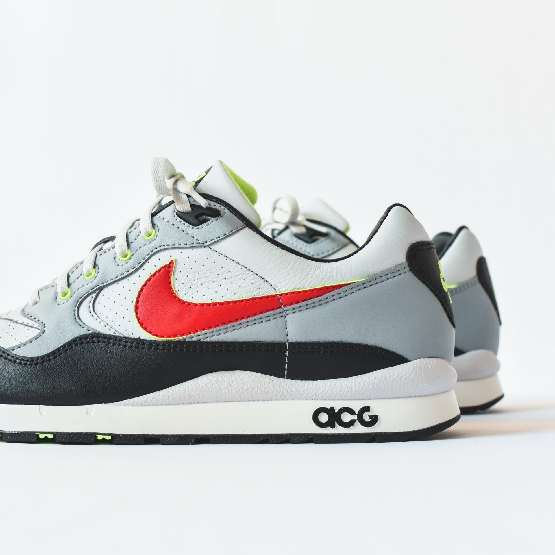 Nike ACG Air Wildwood - Pure Platinum / Comet Red / Mist