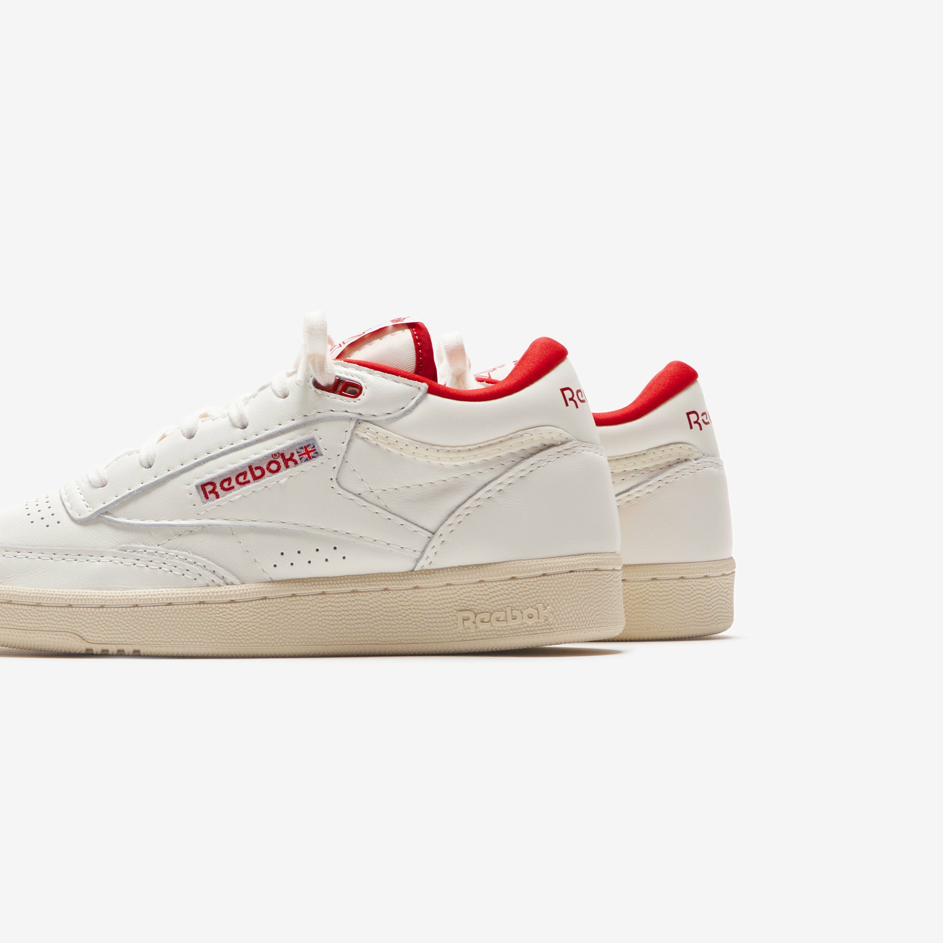 Reebok Club C Mid II Vintage - Chalk / Alabaster / Flash Red