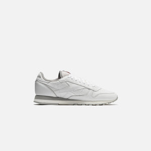 Reebok Classic Leather 40th Anniversary - Cloud White / Chalk / Mgh Solid Grey
