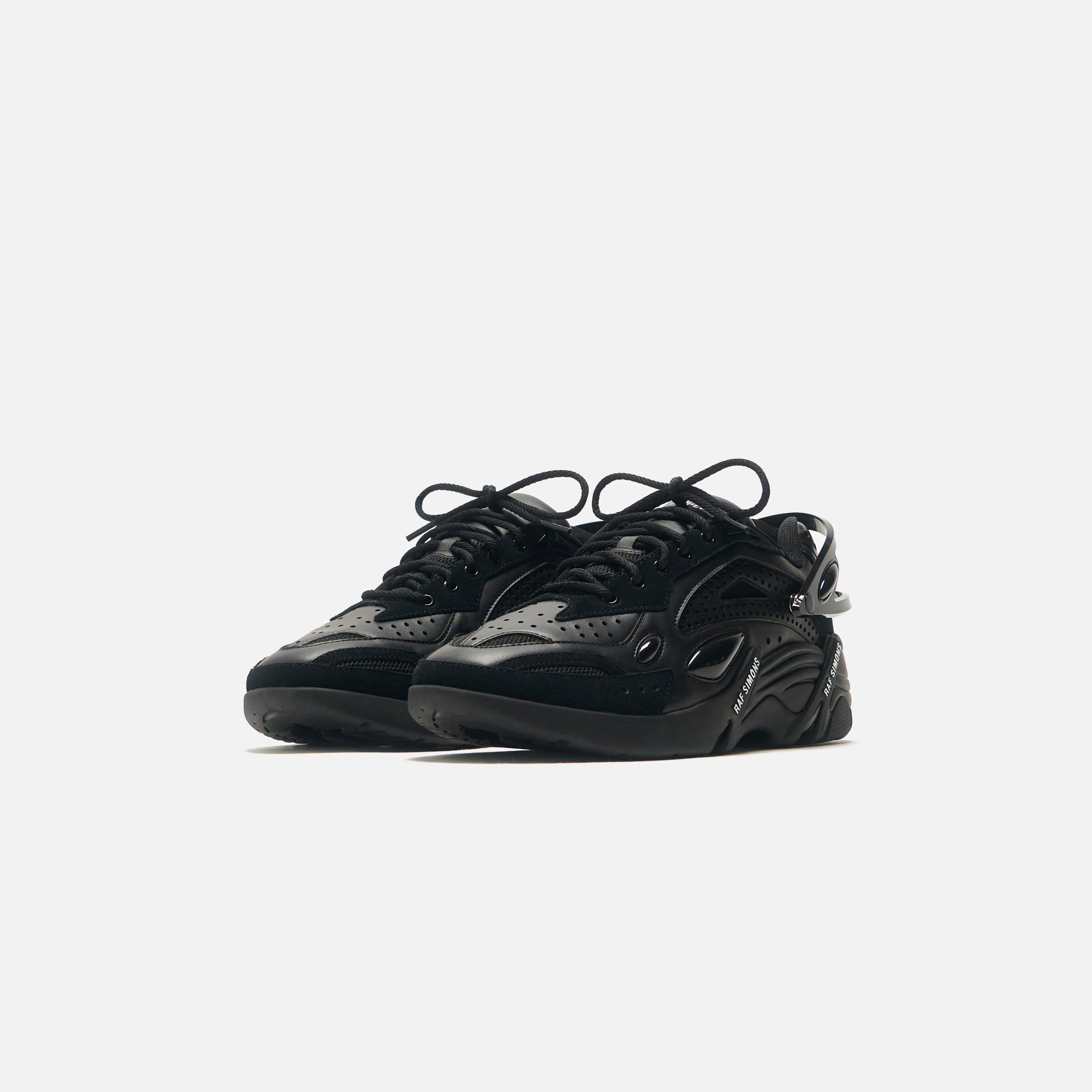 RAF SIMONS RUNNER　CYLON-21 Raf Simons Cylon-21 White Alyssum Sneaker | Alan Bilzerian