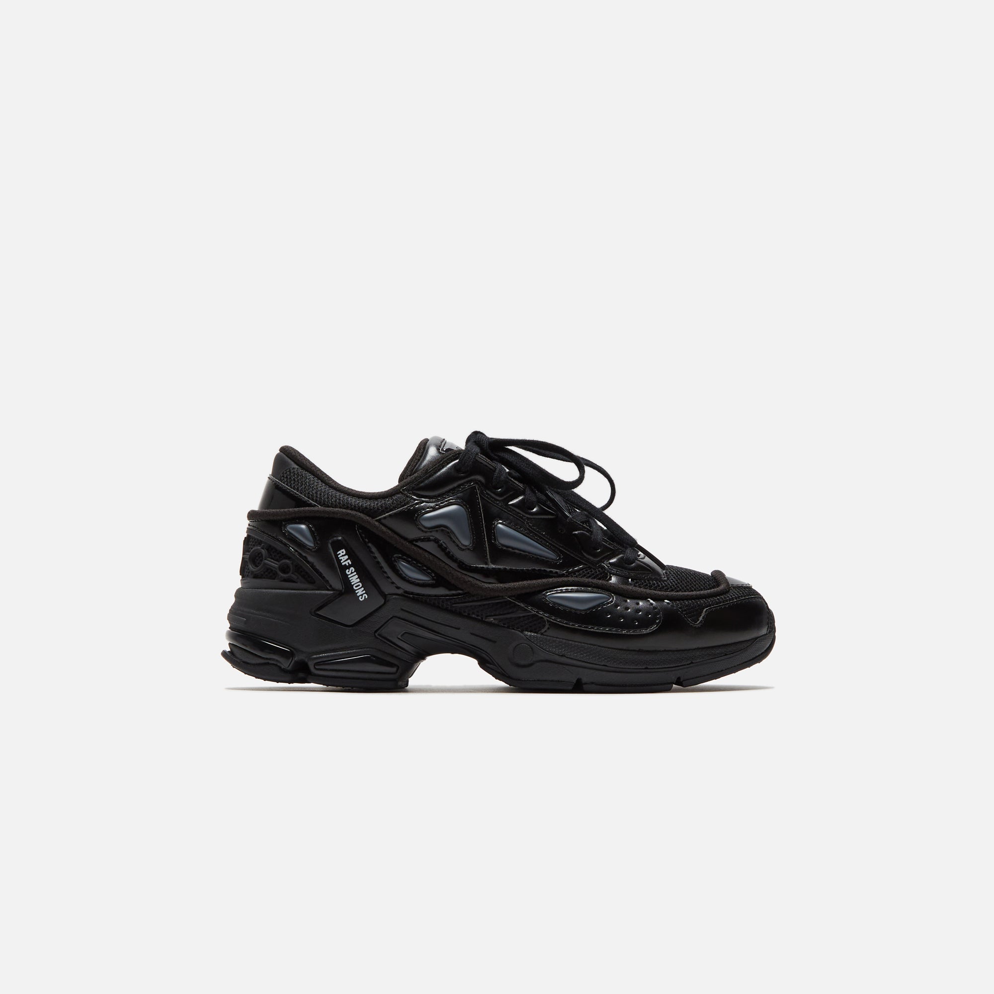 Raf simons store ozweego size chart