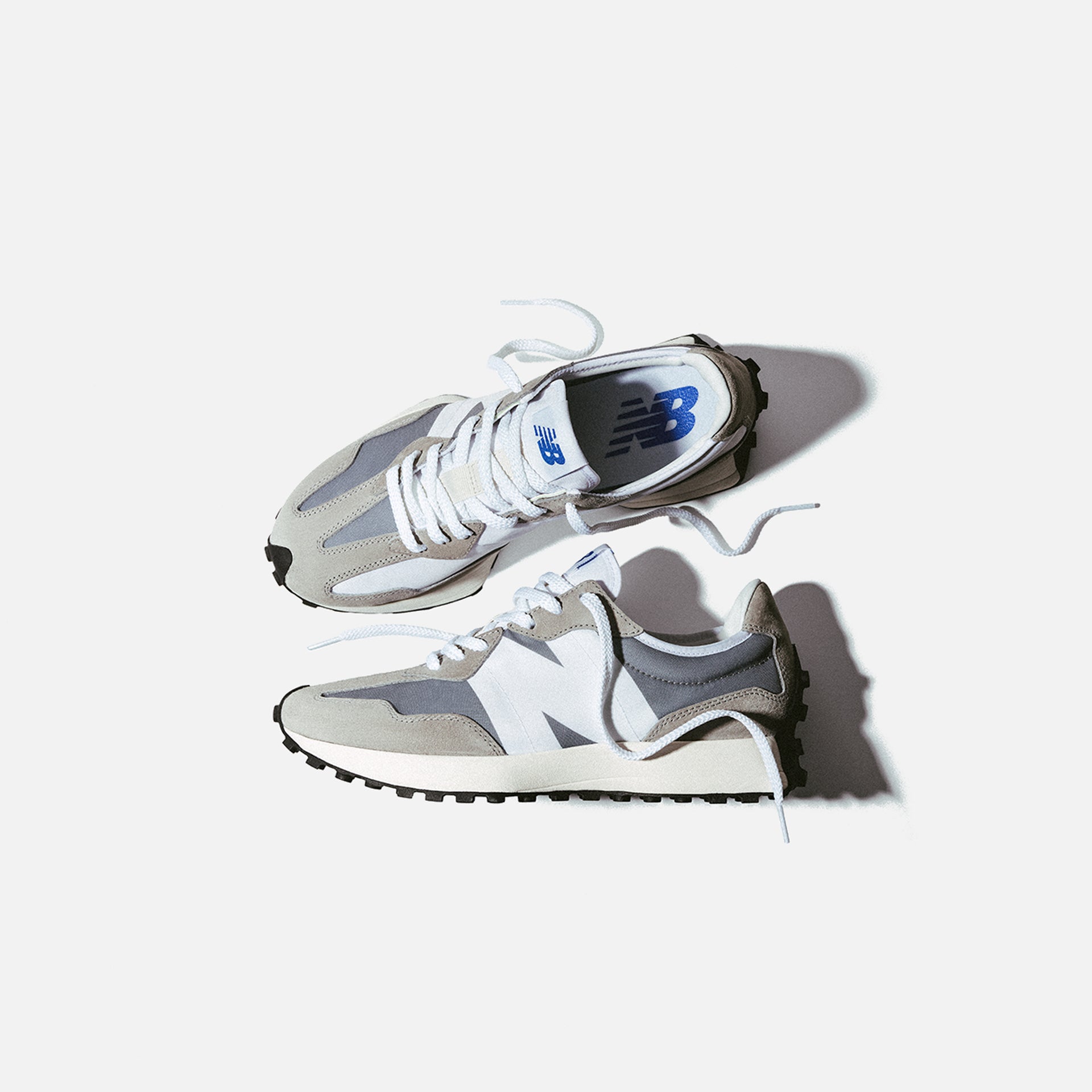 New Balance 327 - Grey / White