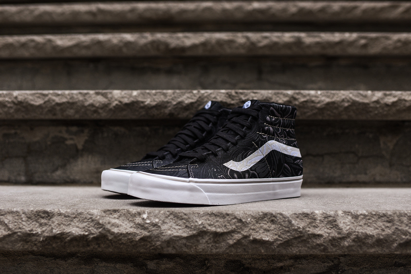 Vans Vault Sk8-Hi - Black / White