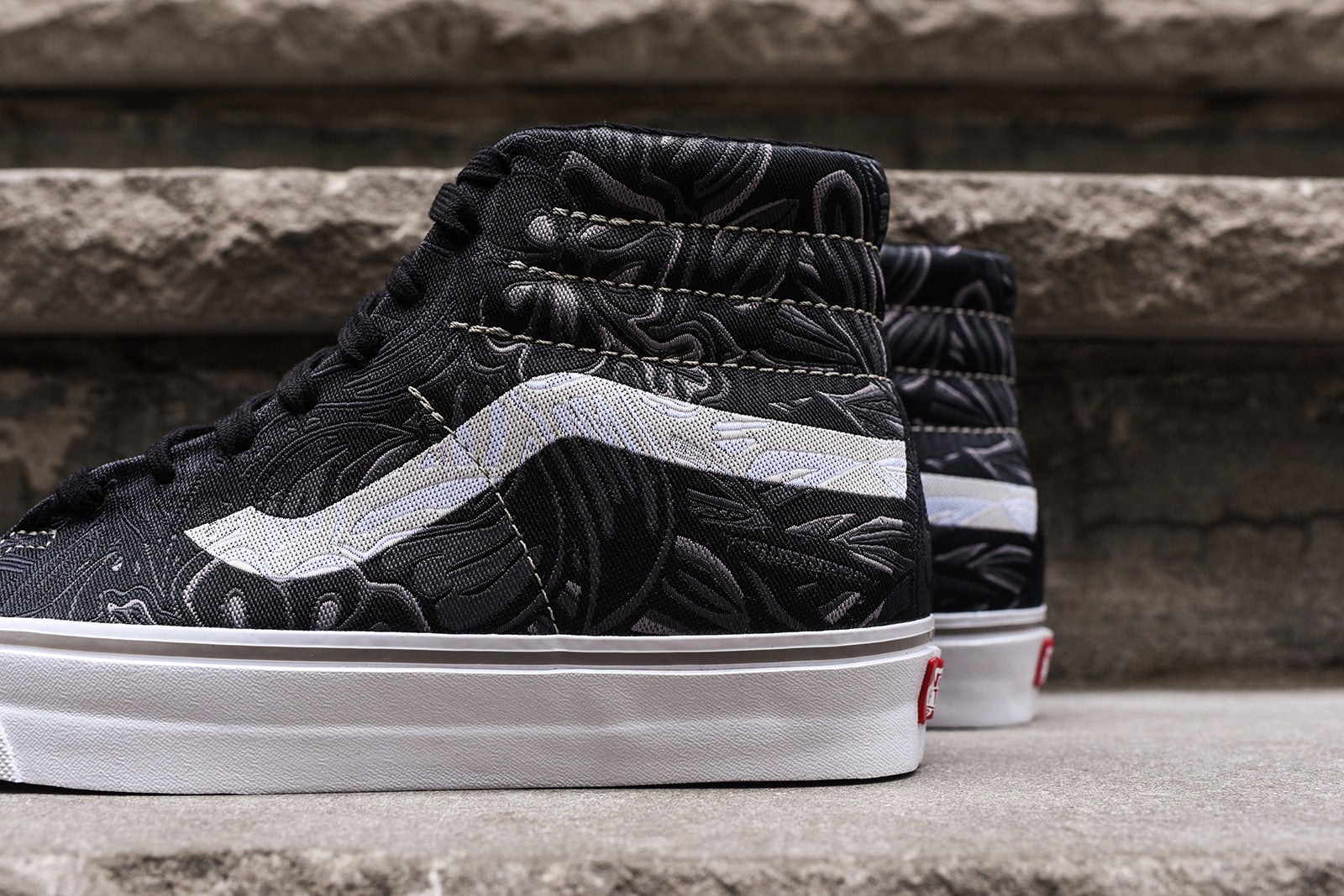 Vans Vault Sk8-Hi - Black / White