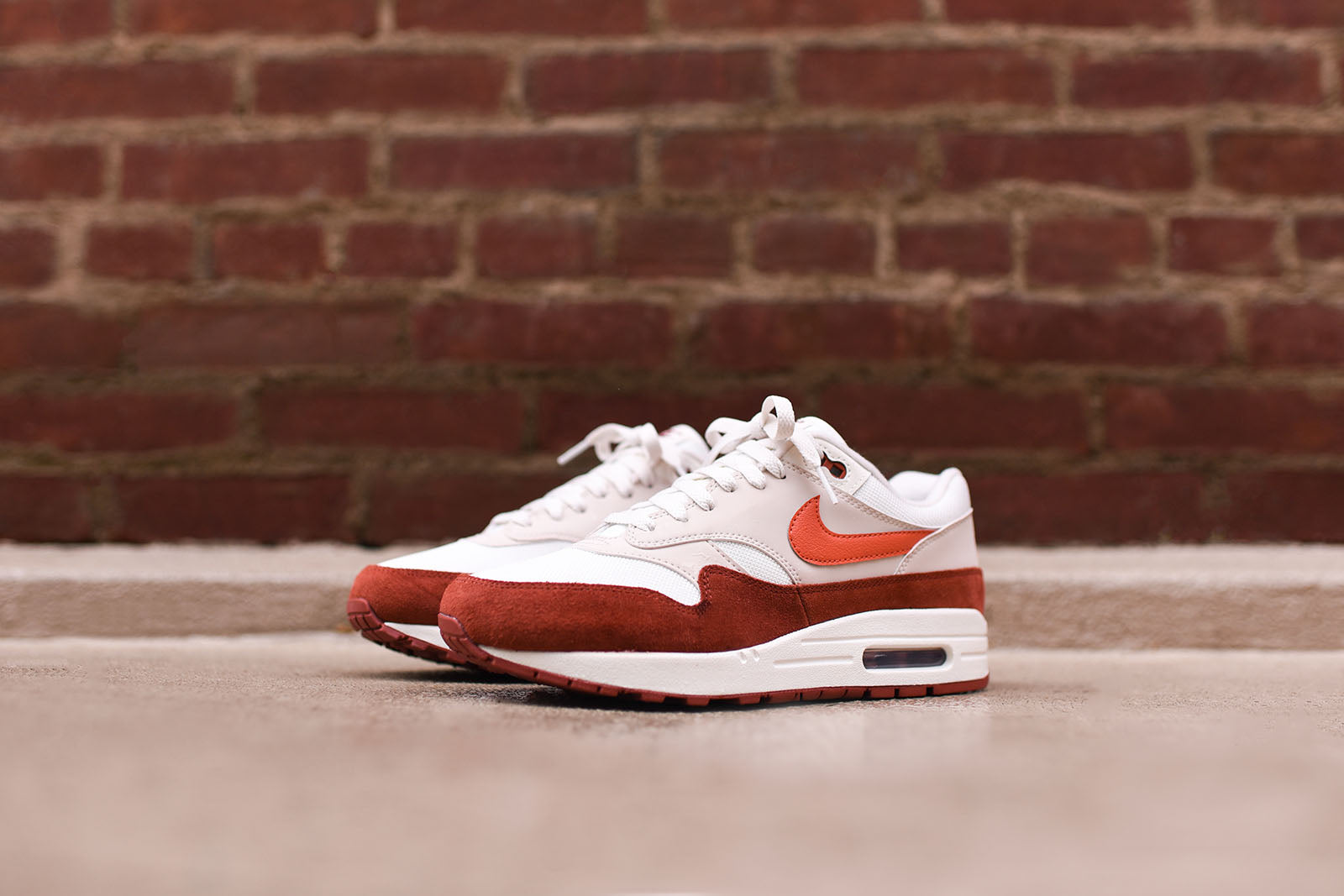 Nike Air Max 1 - Sail / Coral
