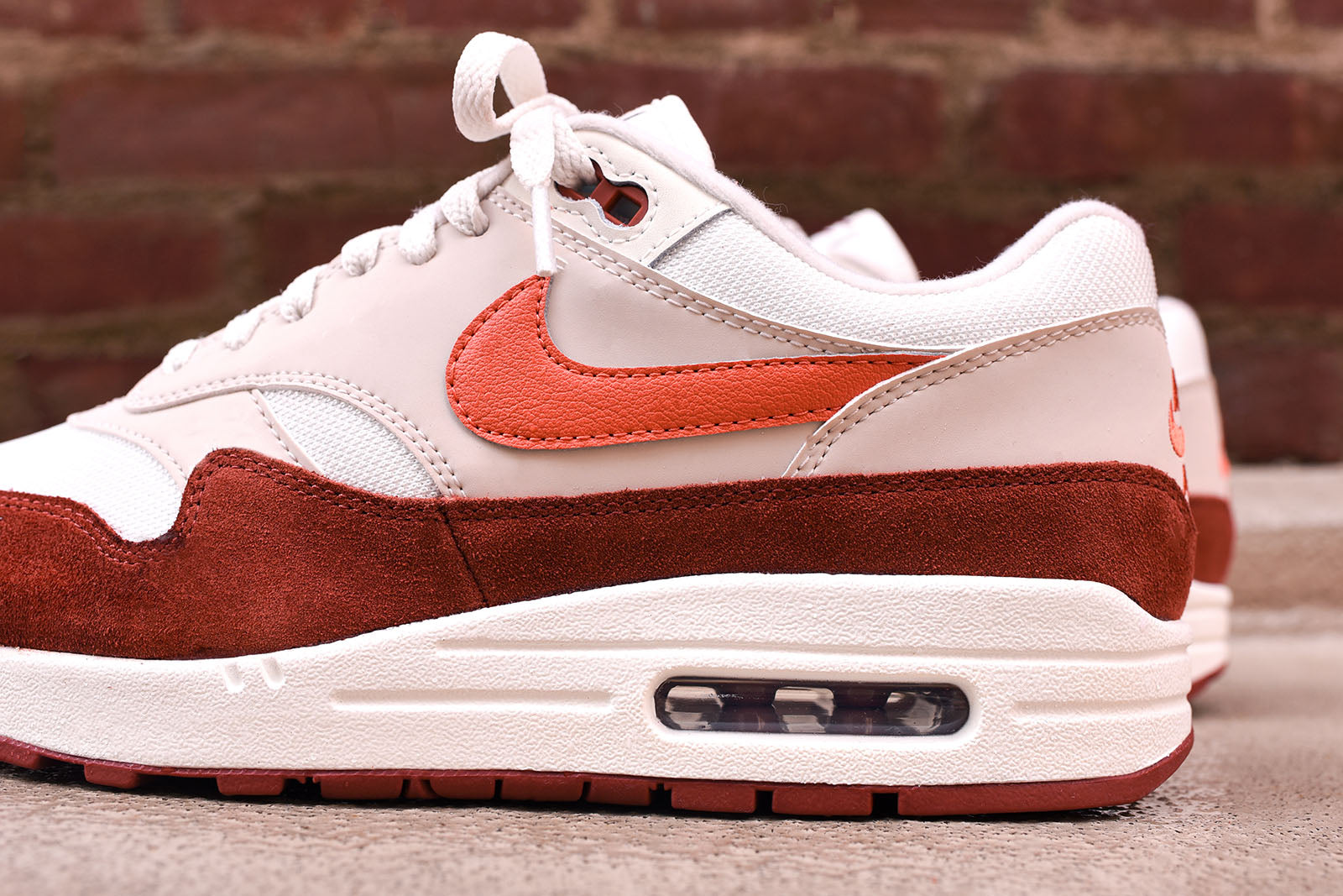Nike Air Max 1 - Sail / Coral