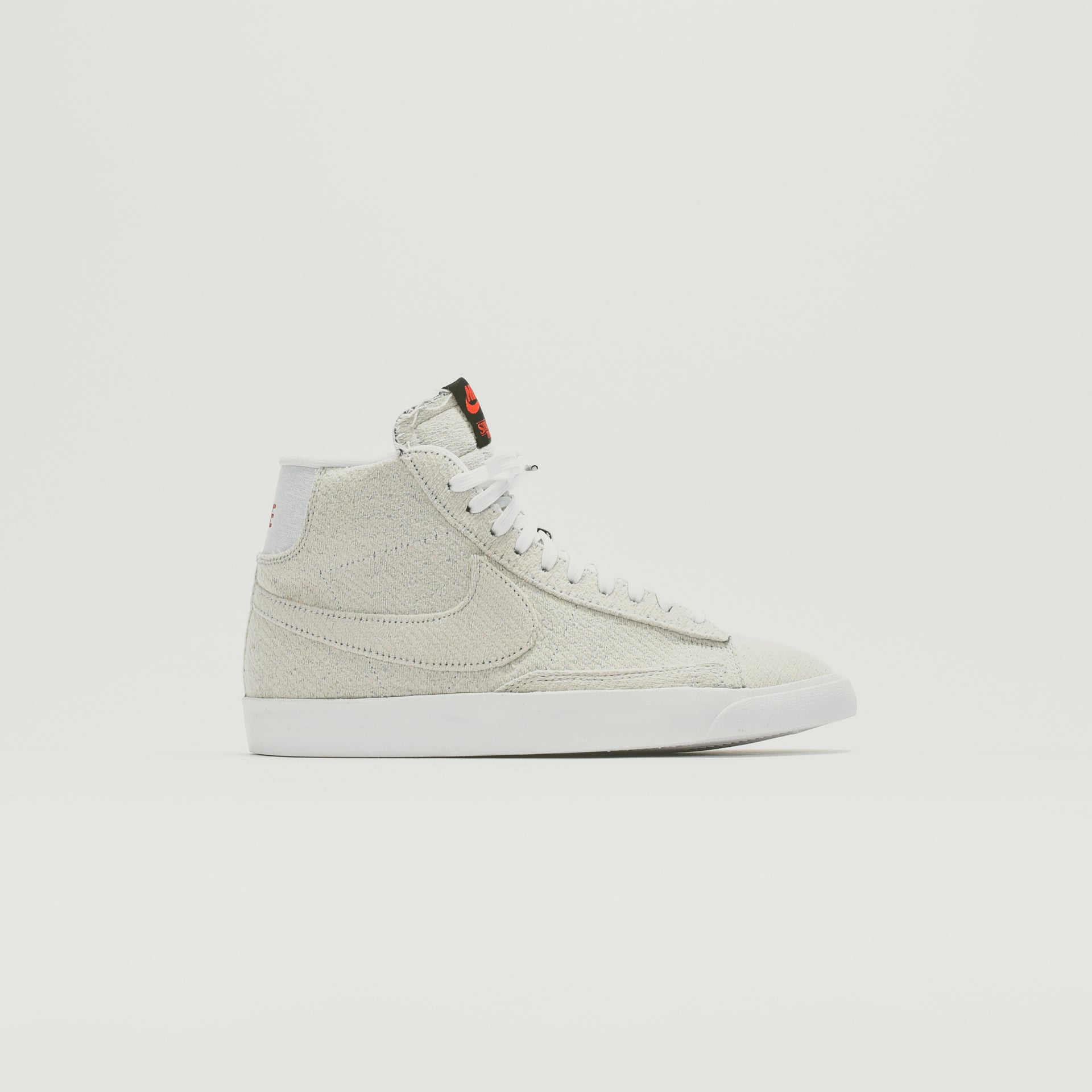 Nike x Stranger Things Blazer Mid UD - Sail / Deep Royal Blue