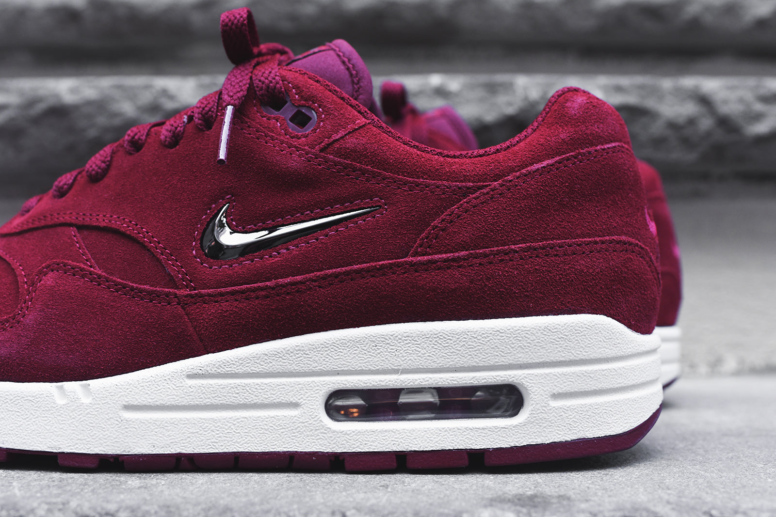 air max red suede
