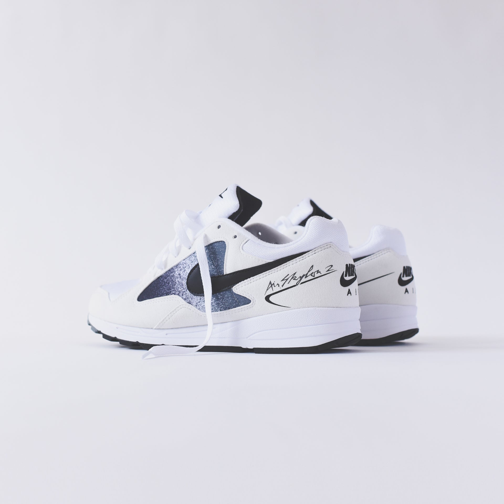 Nike Air Skylon II - White / Black