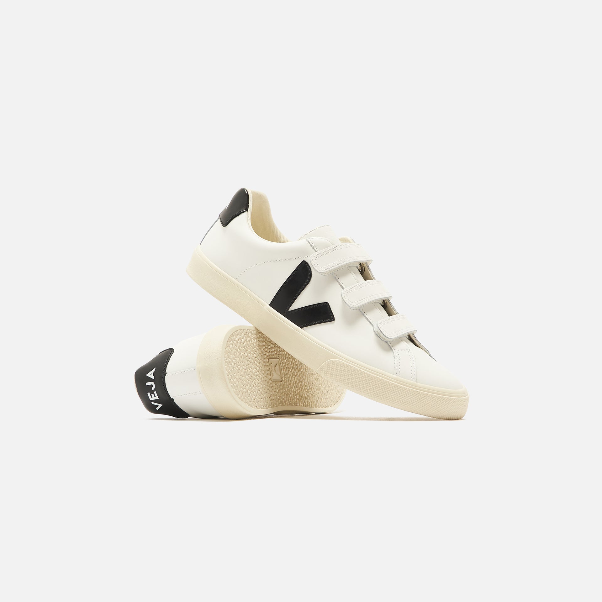 Veja 3-Lock Logo - Extra White / Black