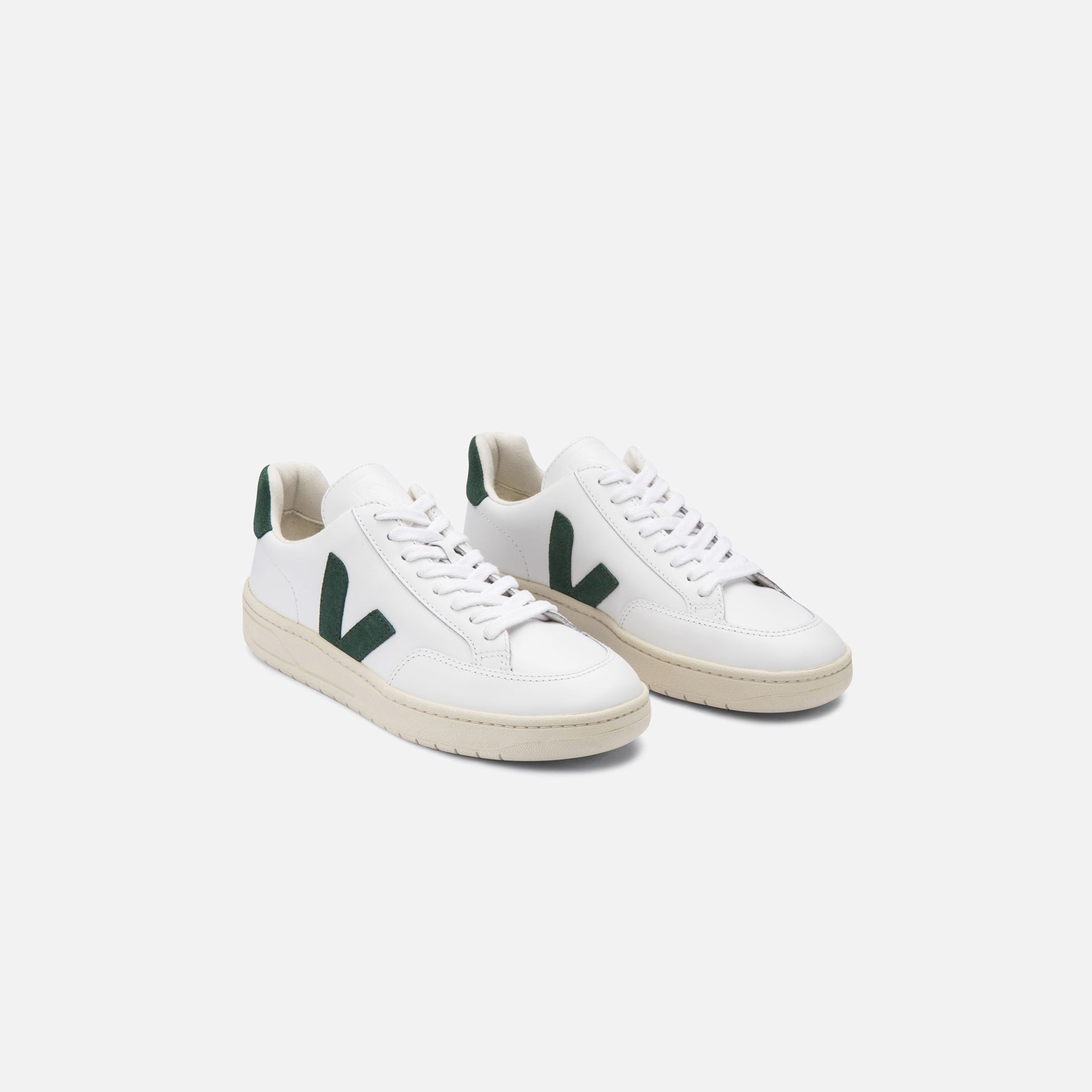 Veja V-12 Leather - Extra White / Cyprus