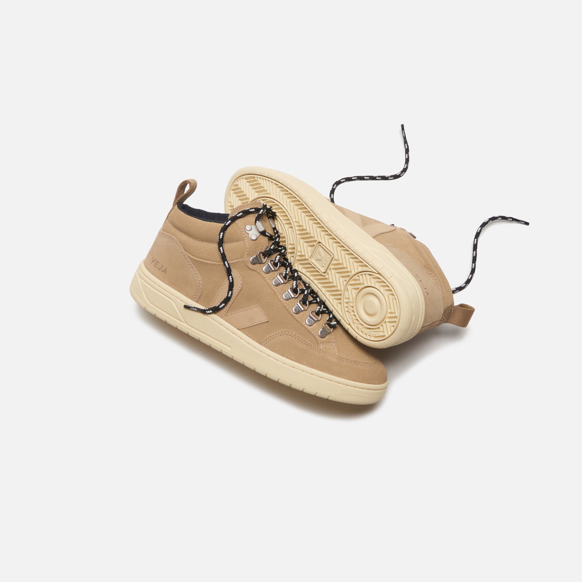 Veja Roraima Dune Almond Suede - Maple