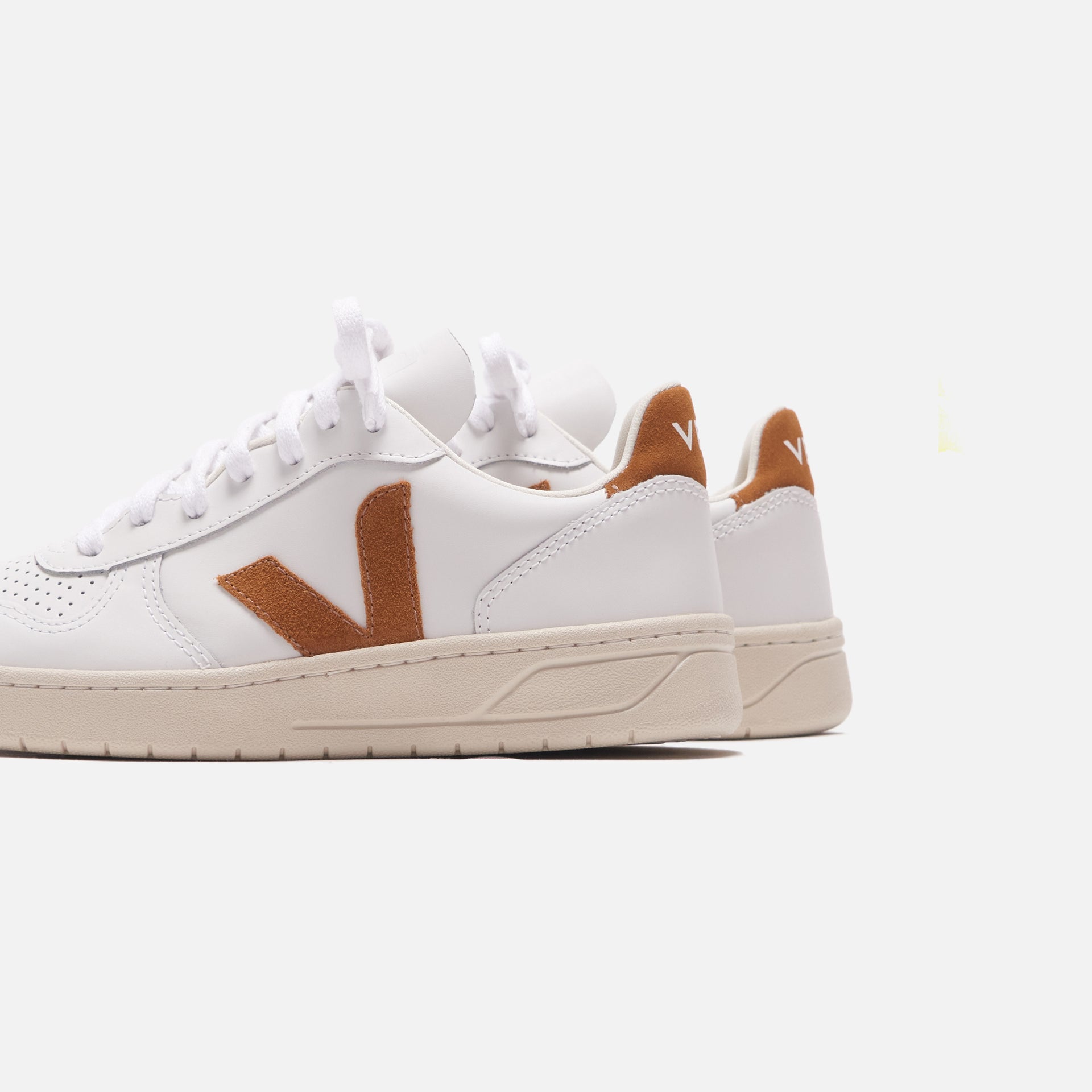 Veja V10 Extra Leather - White / Camel