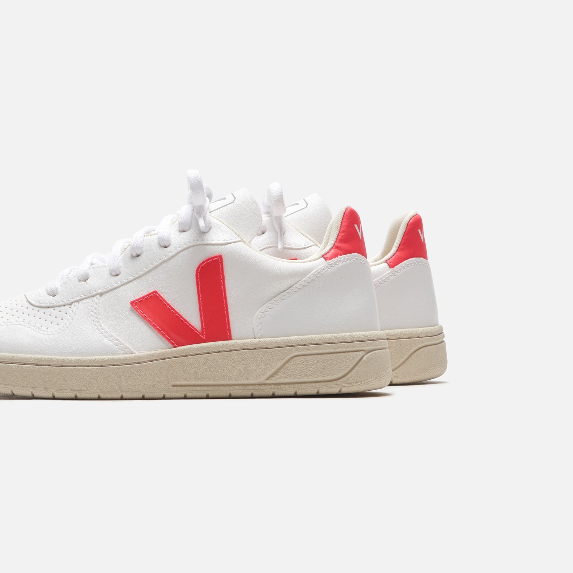 Veja V-10 CWL - White Rose Fluo