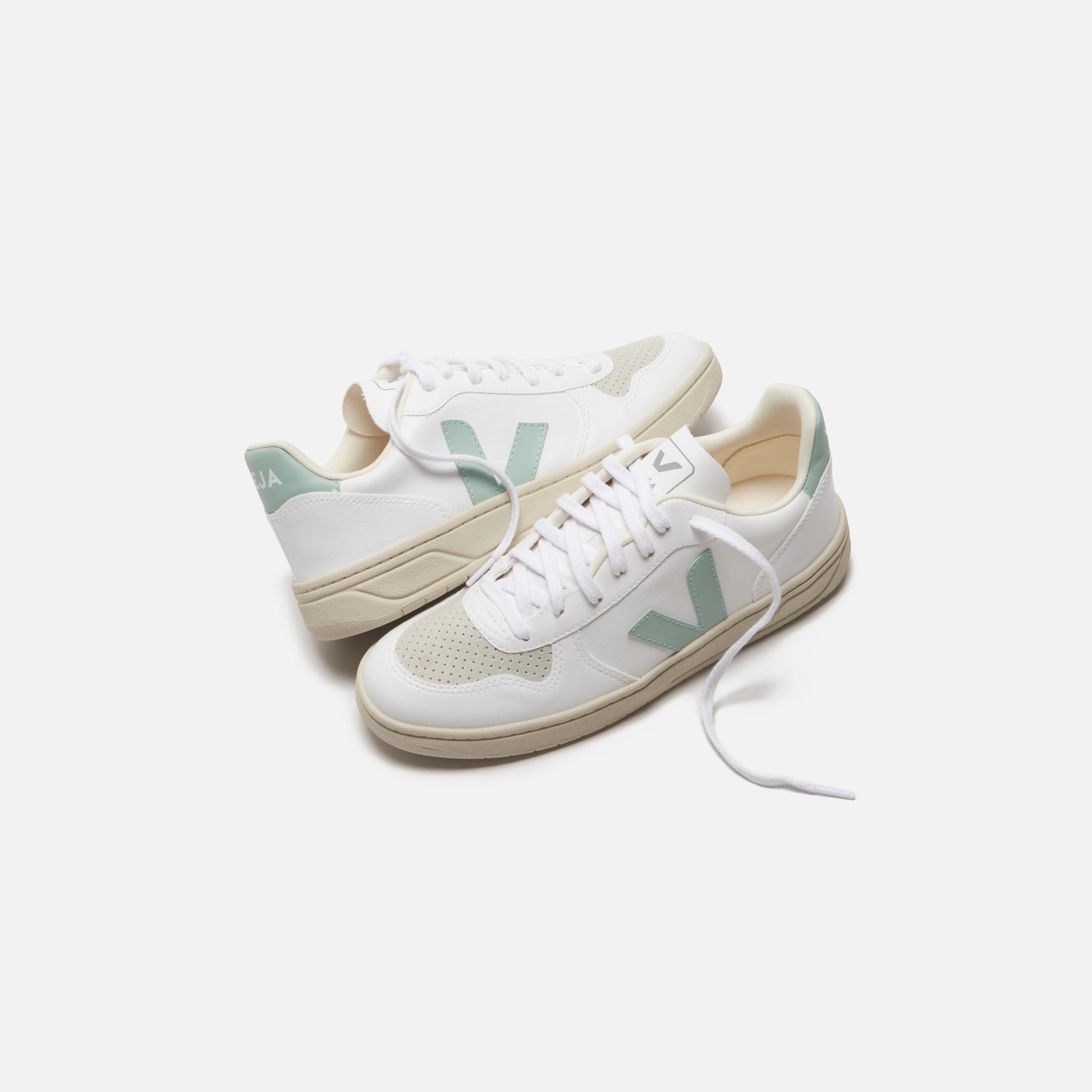 Veja V-10 C.W.L. - White Matcha