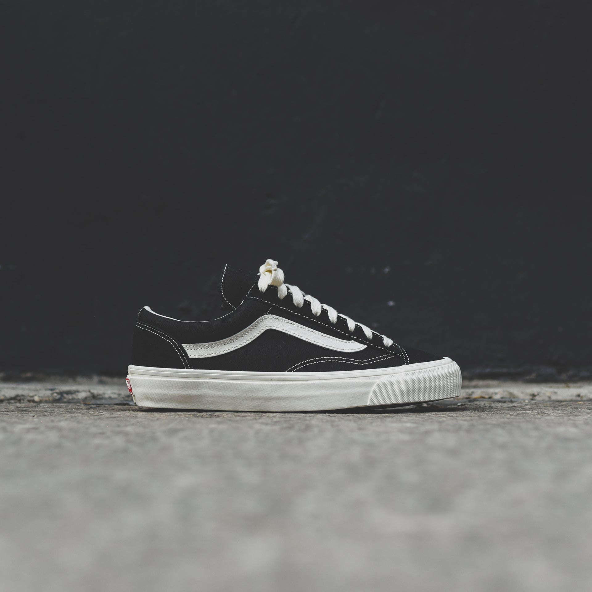 Vans OG Style 36 LX - Black / Marshmallow