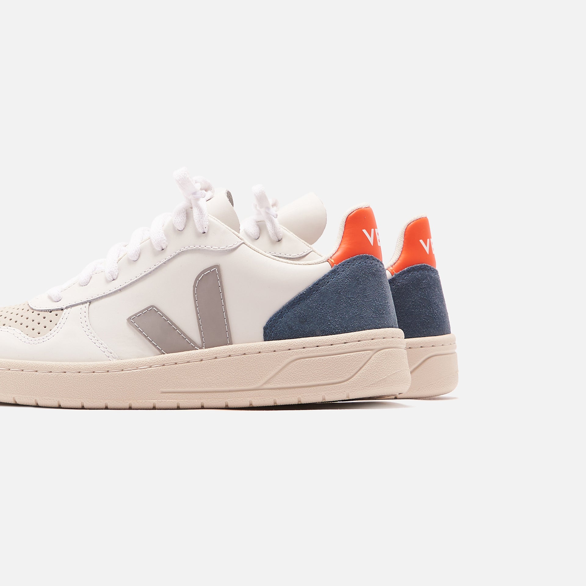 Veja V-10 - Extra White / Oxford Grey / Orange Fluo