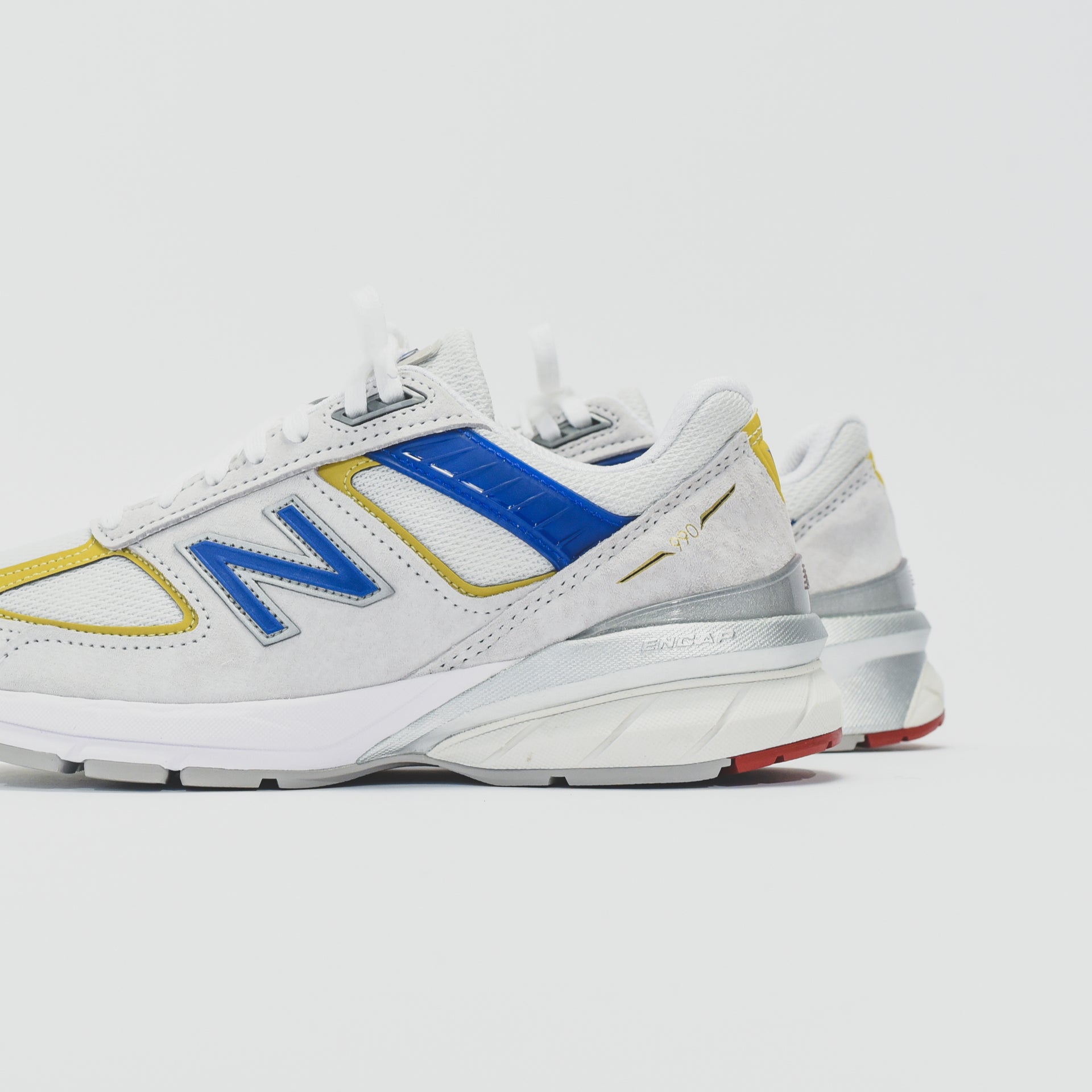 New Balance WMNS Made in USA 990 V5 - Nimbus Cloud / Team Red