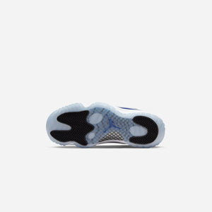 Nike WMNS Air Jordan 11 Retro Low - White / Black / Infrared