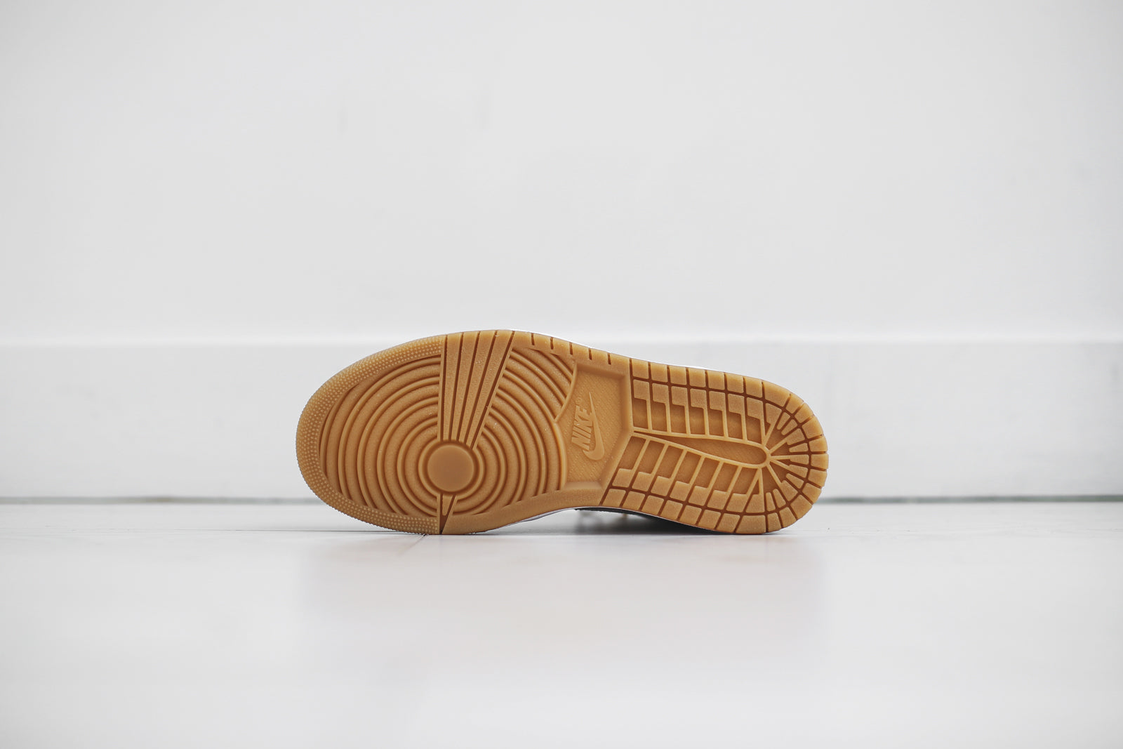 Nike WMNS Air Jordan 1 High PRM Split - Tan Toe