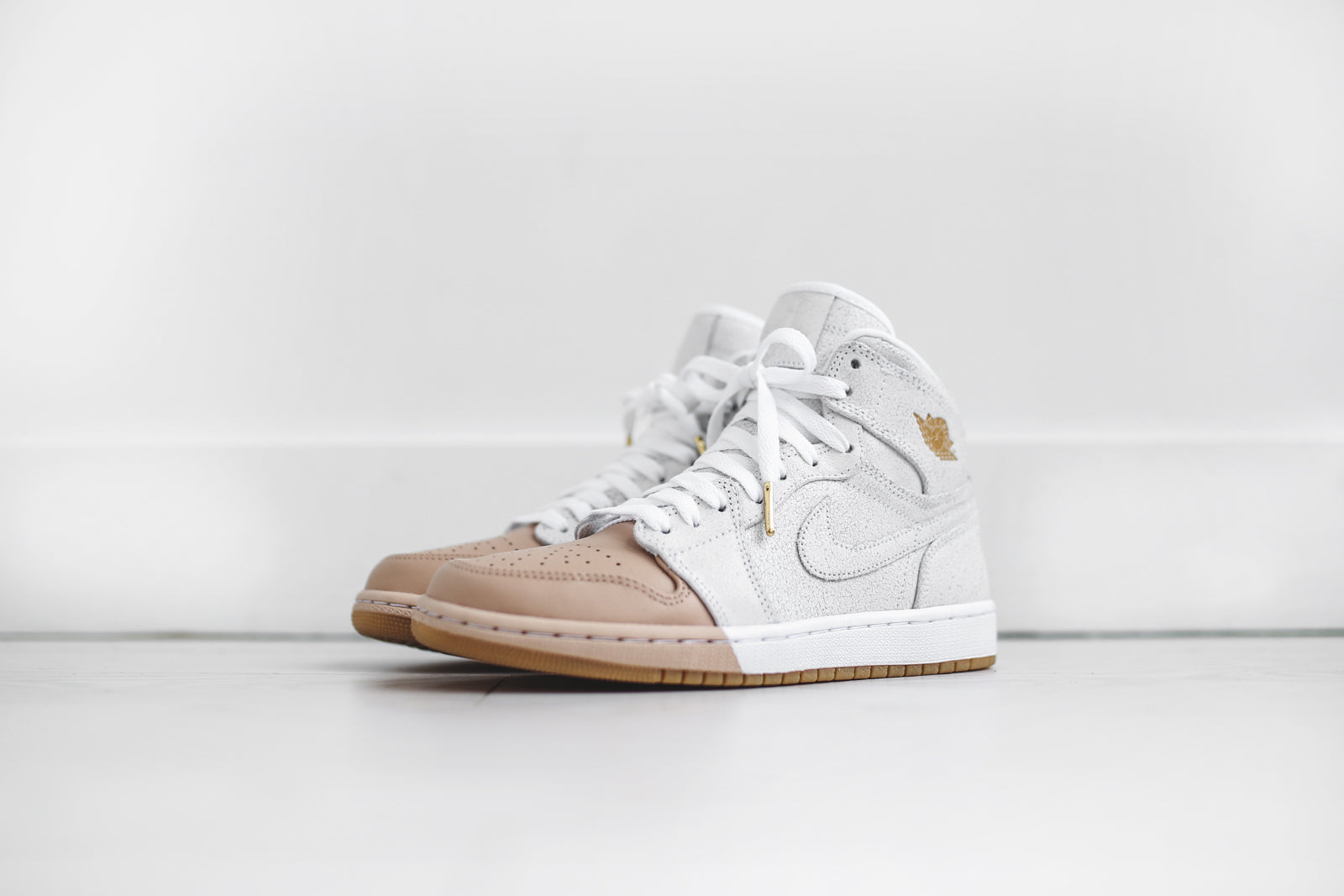 Nike WMNS Air Jordan 1 High PRM Split - Tan Toe