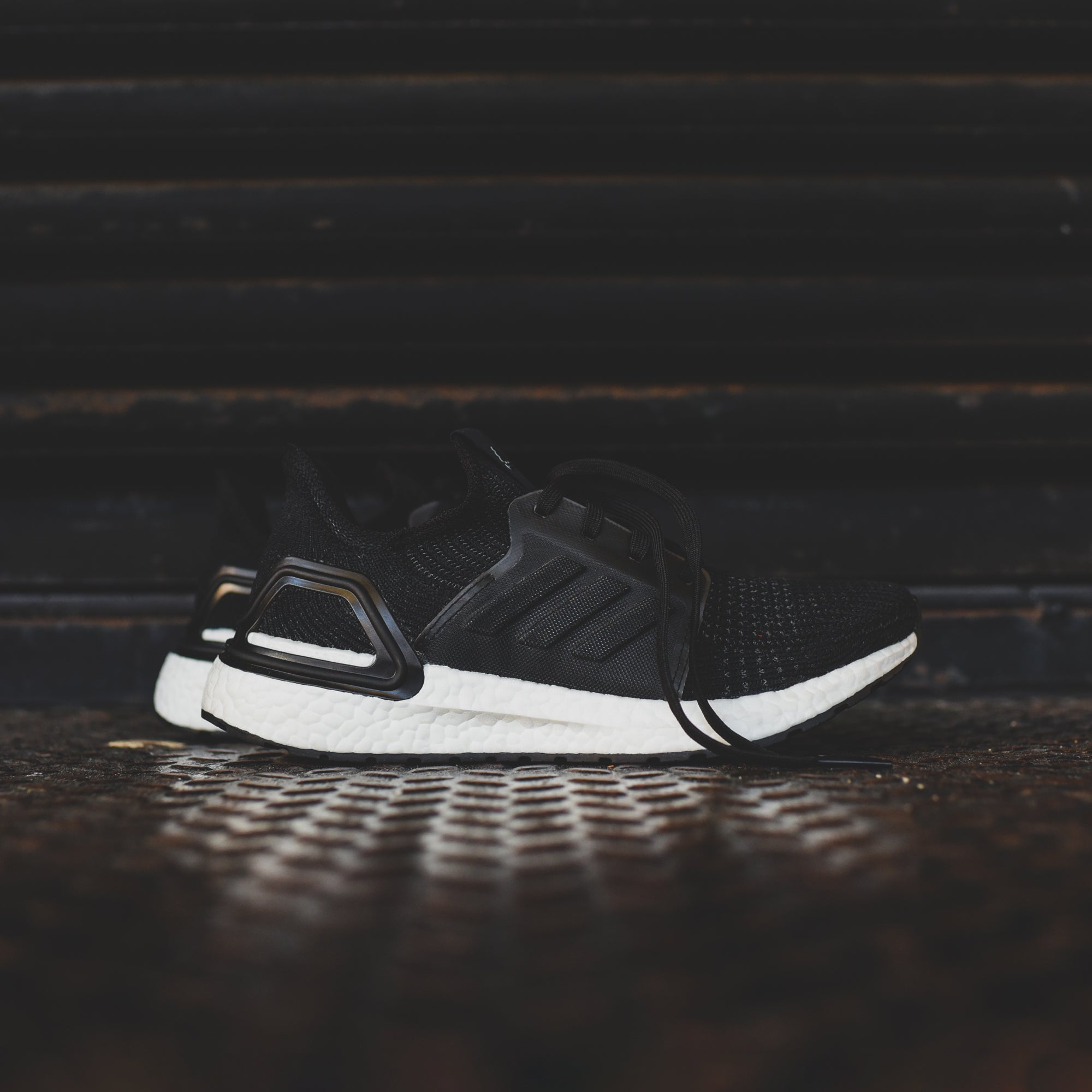 adidas ultra boost 19 black