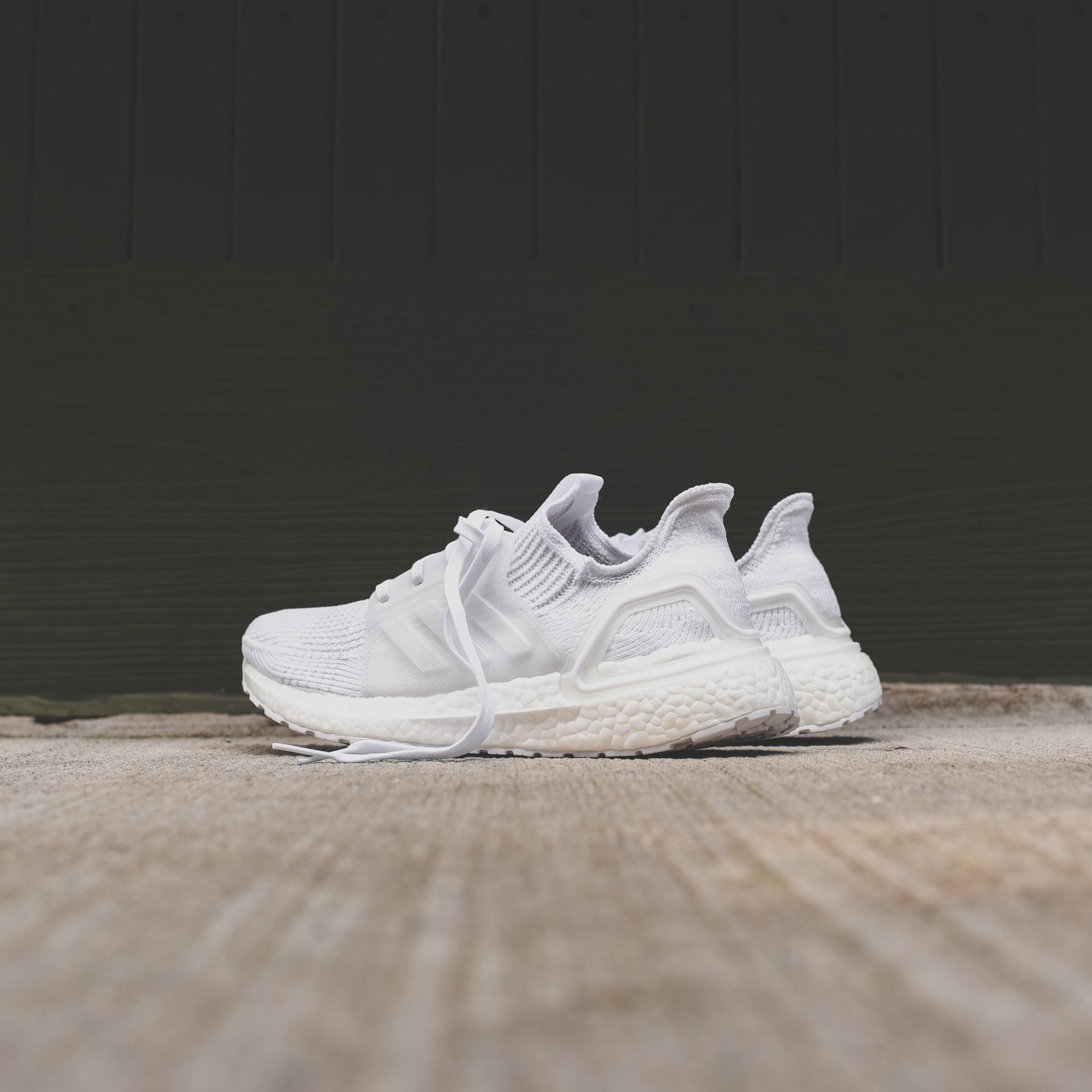 adidas Originals WMNS UltraBOOST 19 - White / Core Black
