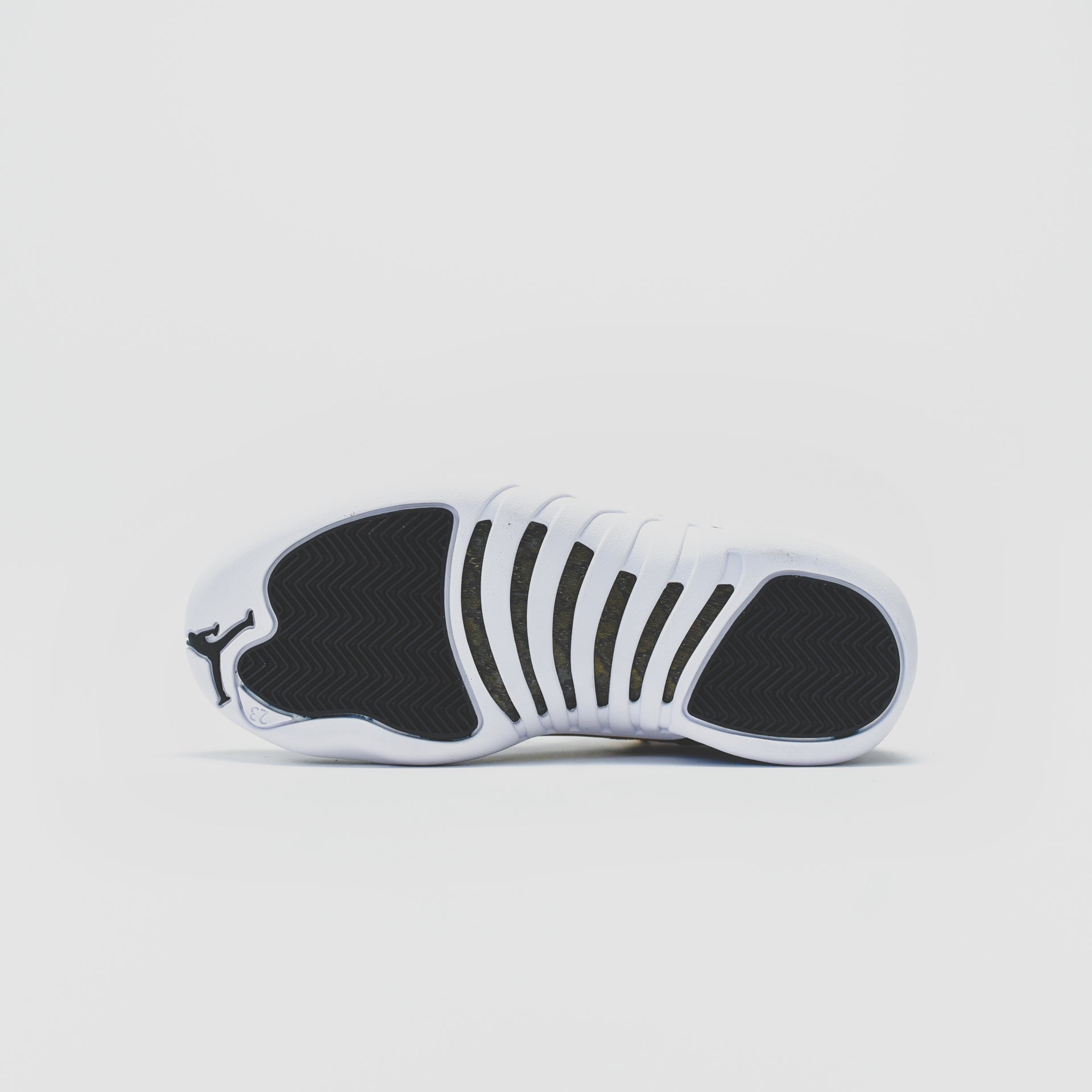 Nike WMNS Air Jordan XII - Black / Metallic Gold / White