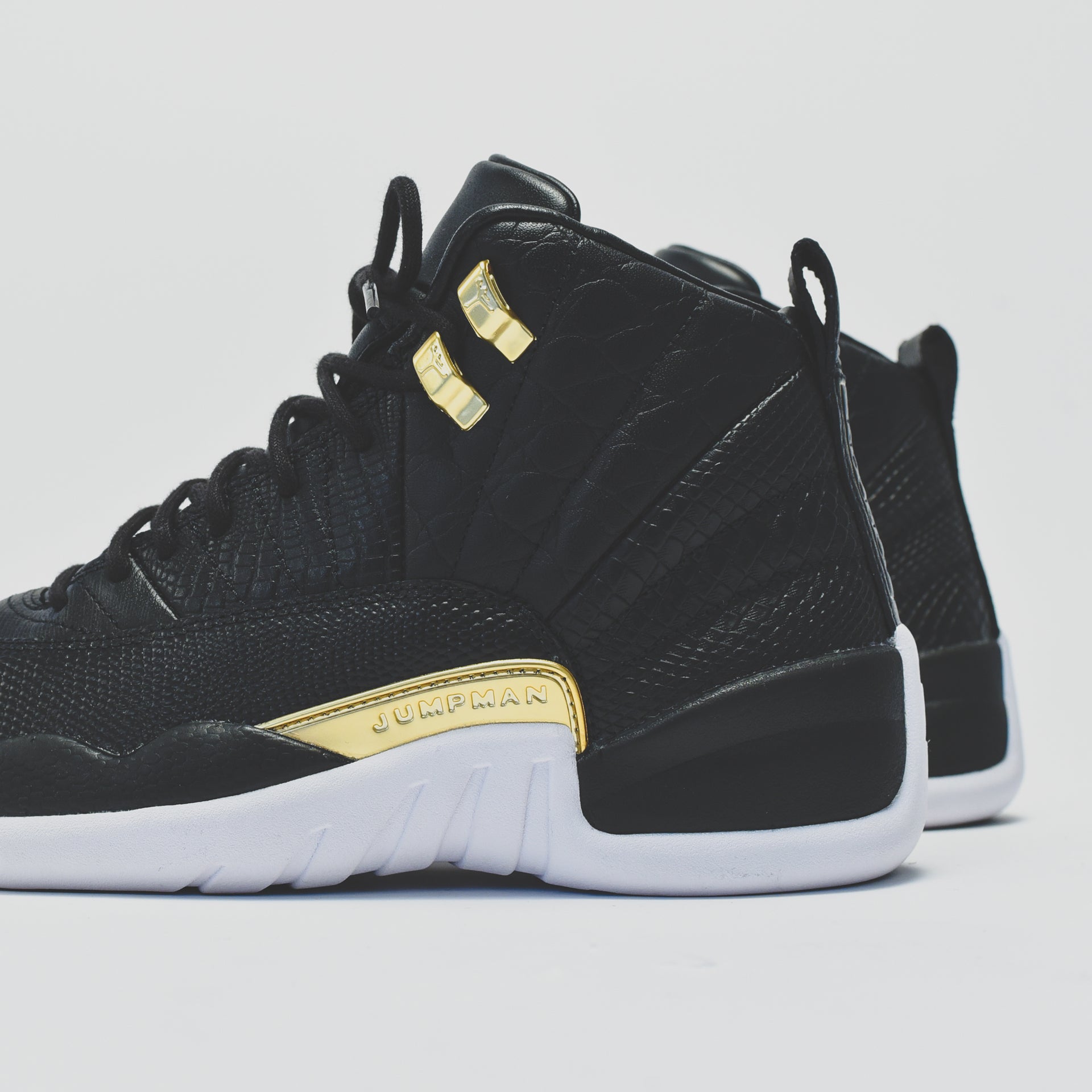 Nike WMNS Air Jordan XII - Black / Metallic Gold / White