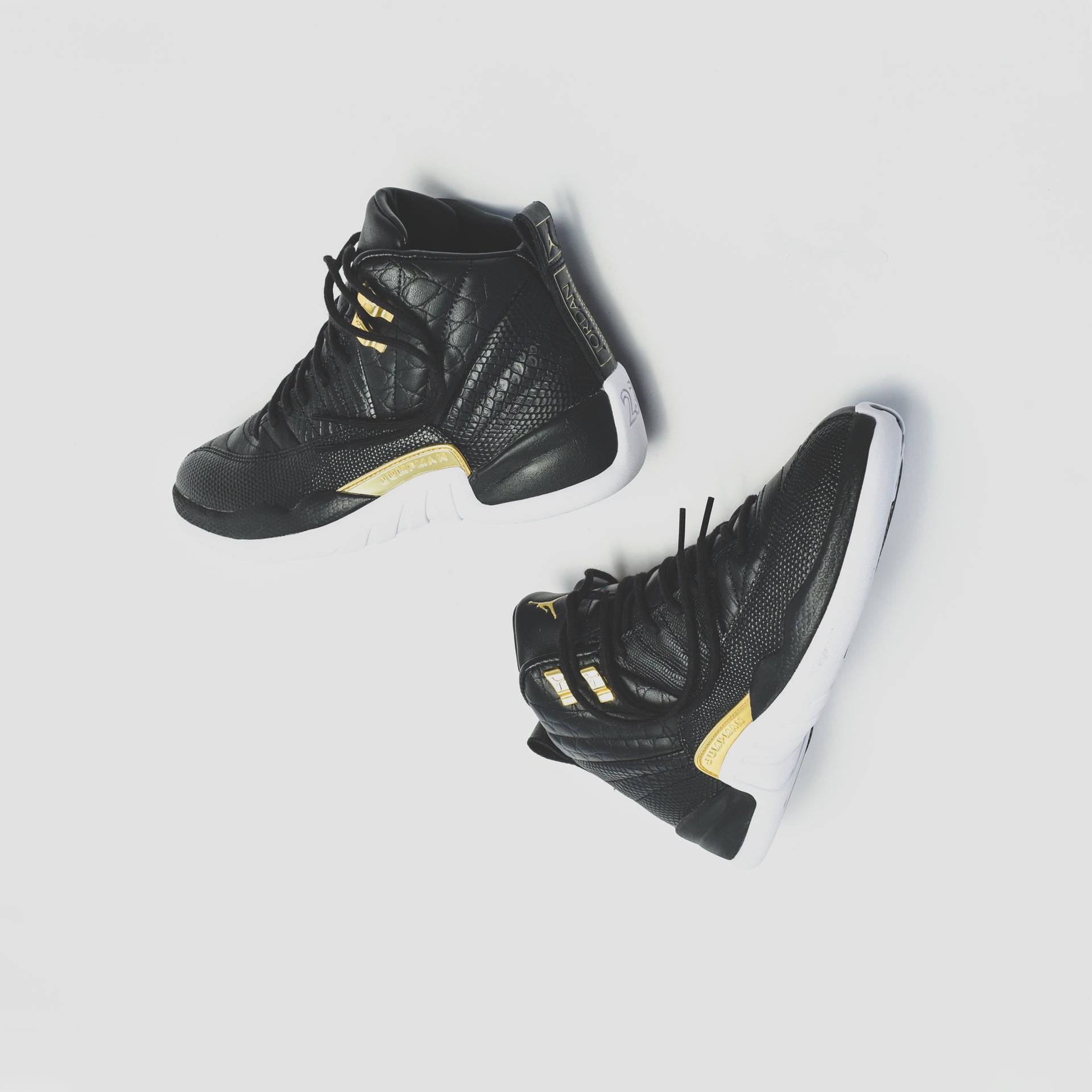 Nike WMNS Air Jordan XII - Black / Metallic Gold / White