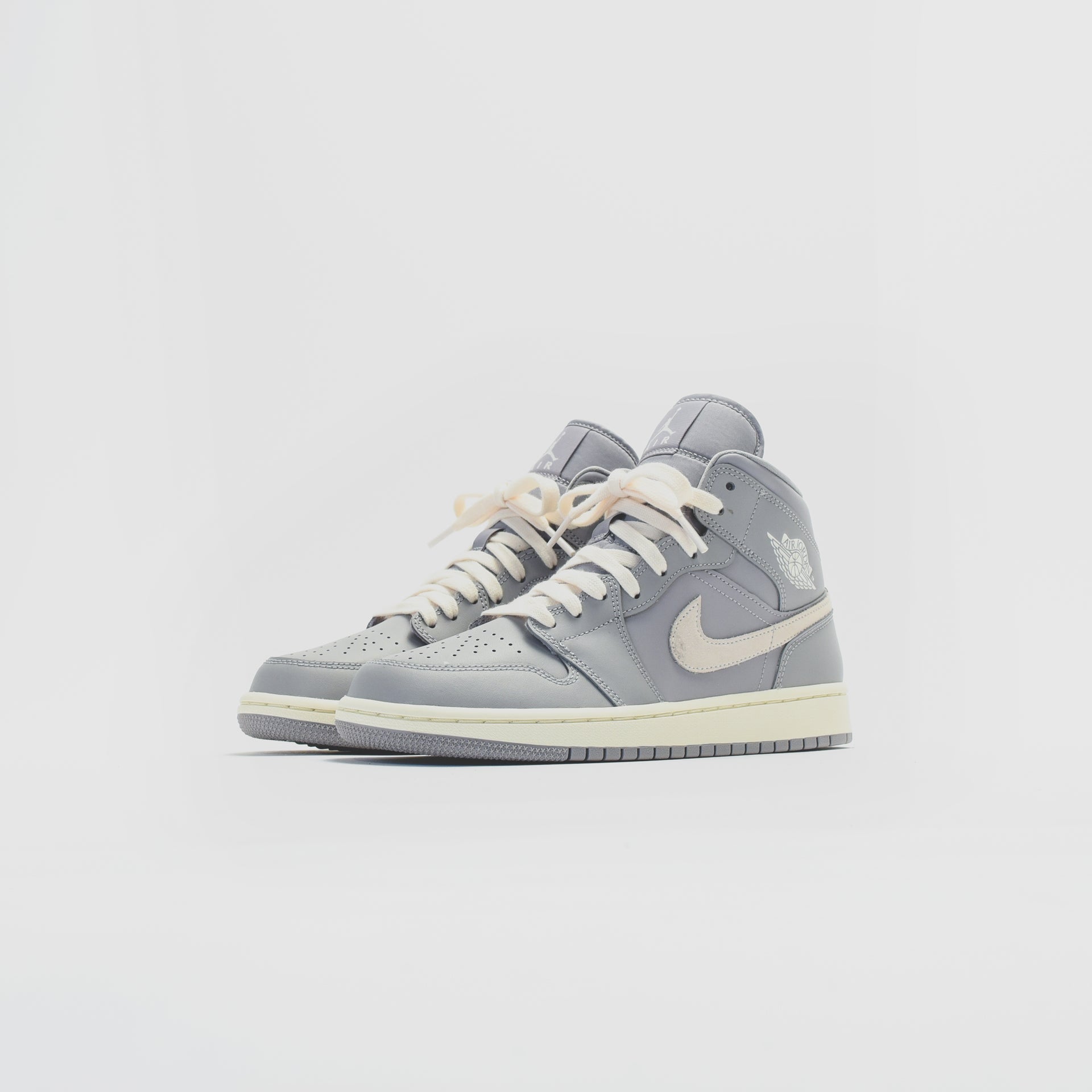 Nike WMNS Air Jordan 1 Mid - Atmosphere Grey / Pale Ivory