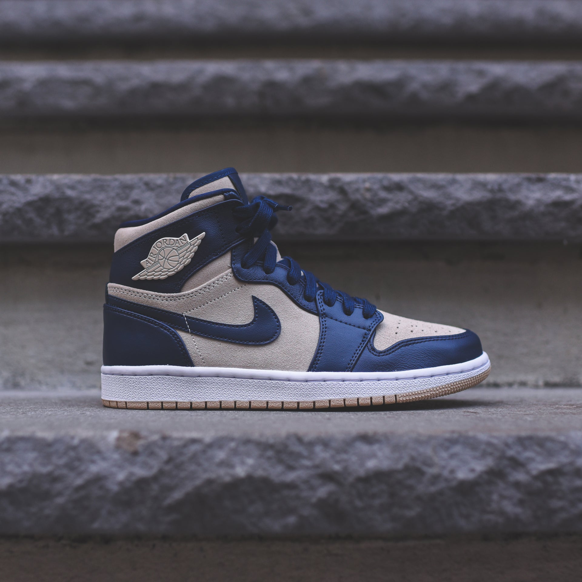 Nike WMNS Air Jordan 1 High Premium - Midnght Navy / Cream