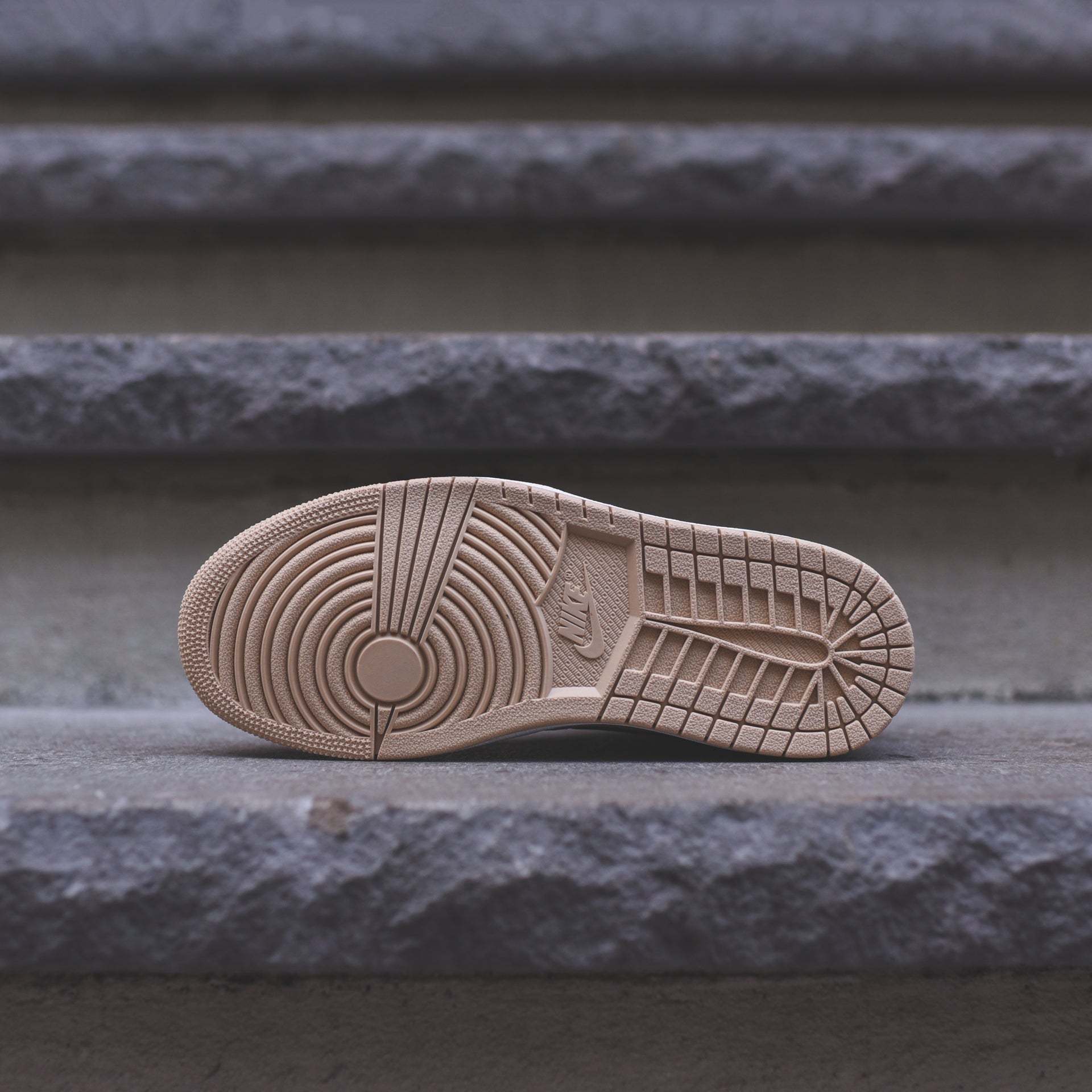 Nike WMNS Air Jordan 1 High Premium - Midnght Navy / Cream