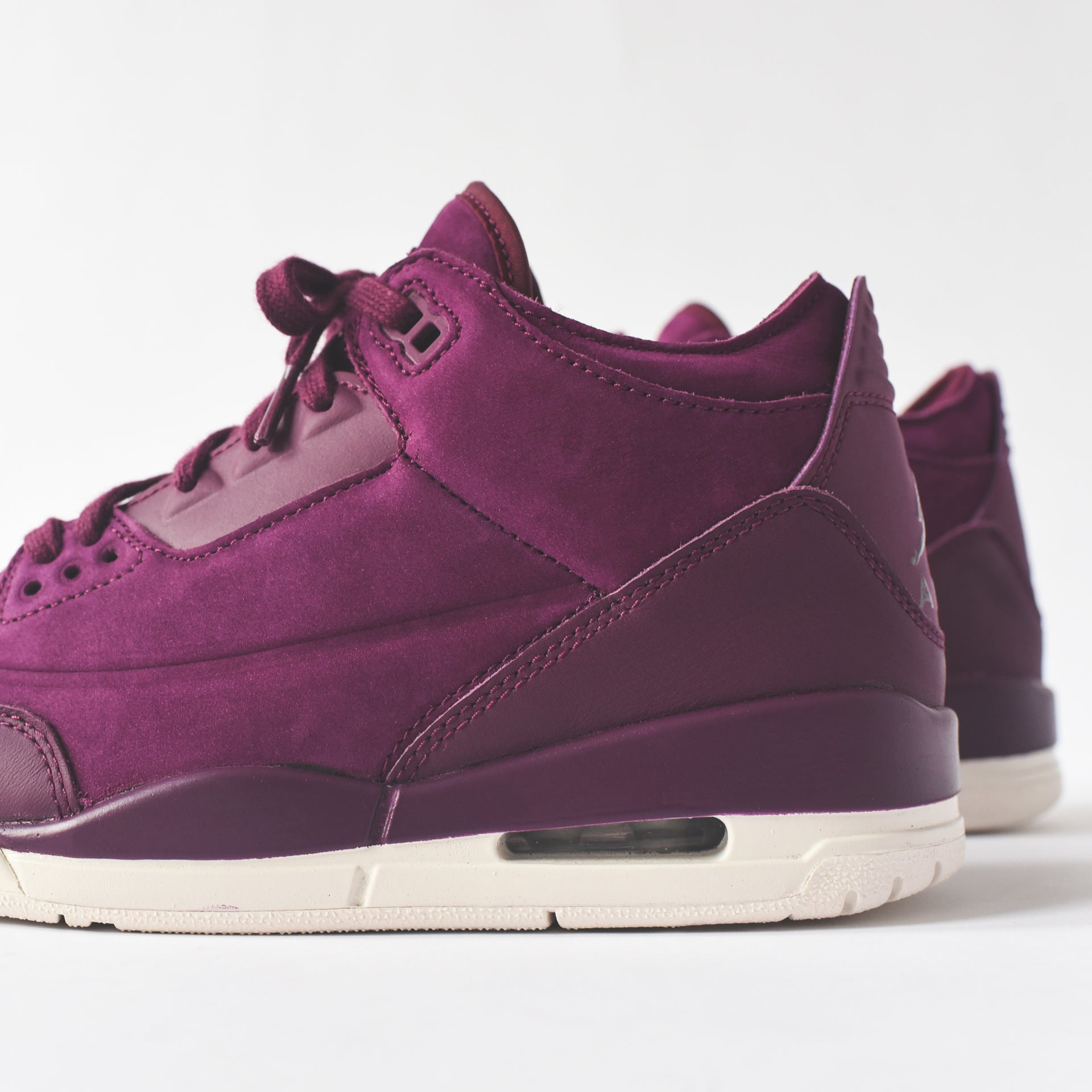 Nike WMNS Air Jordan 3 Retro SE - Bordeaux / Phantom