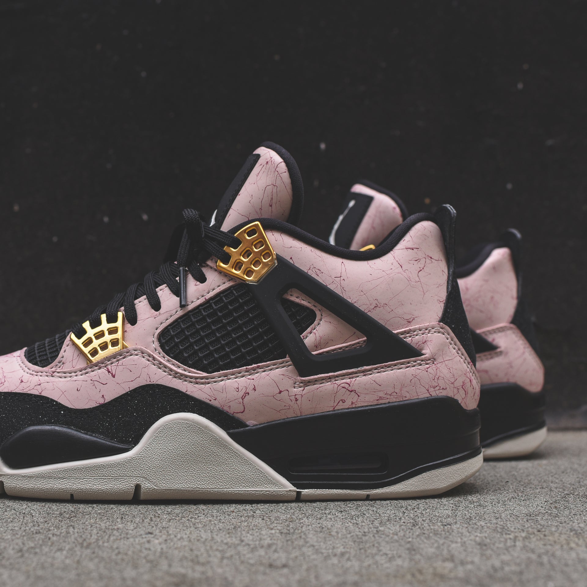Nike WMNS Air Jordan 4 Retro - Silt Red / Black / Phantom / Volt