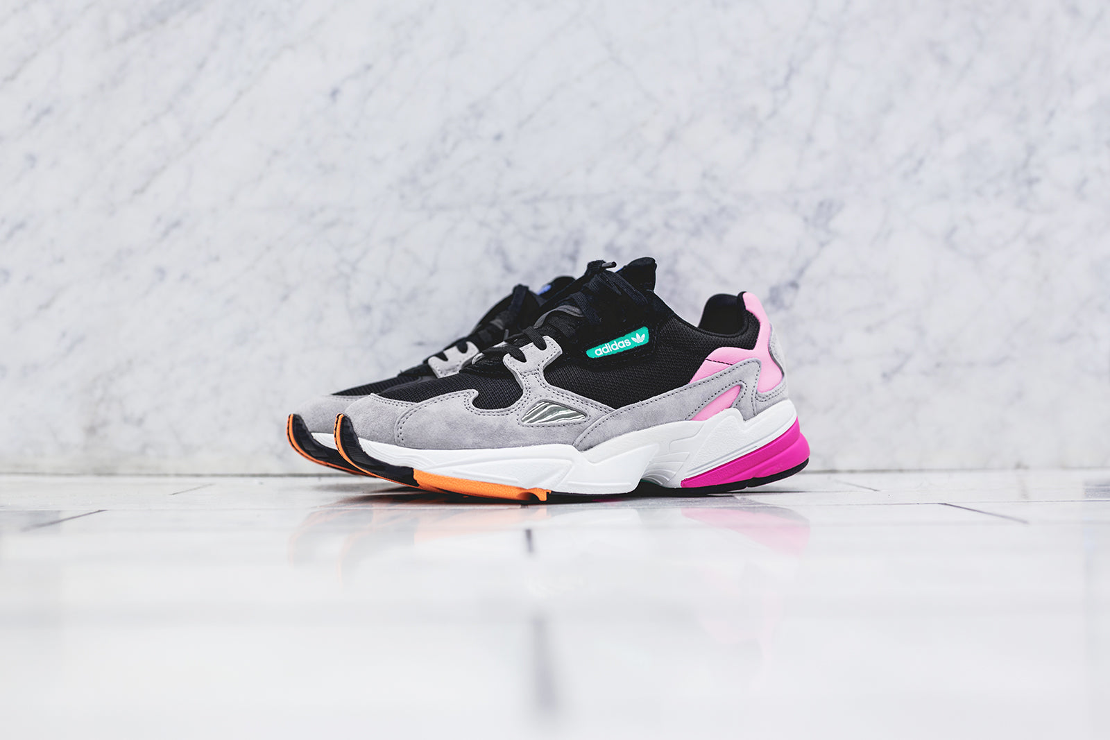 adidas Originals WMNS Falcon - Black / Pink
