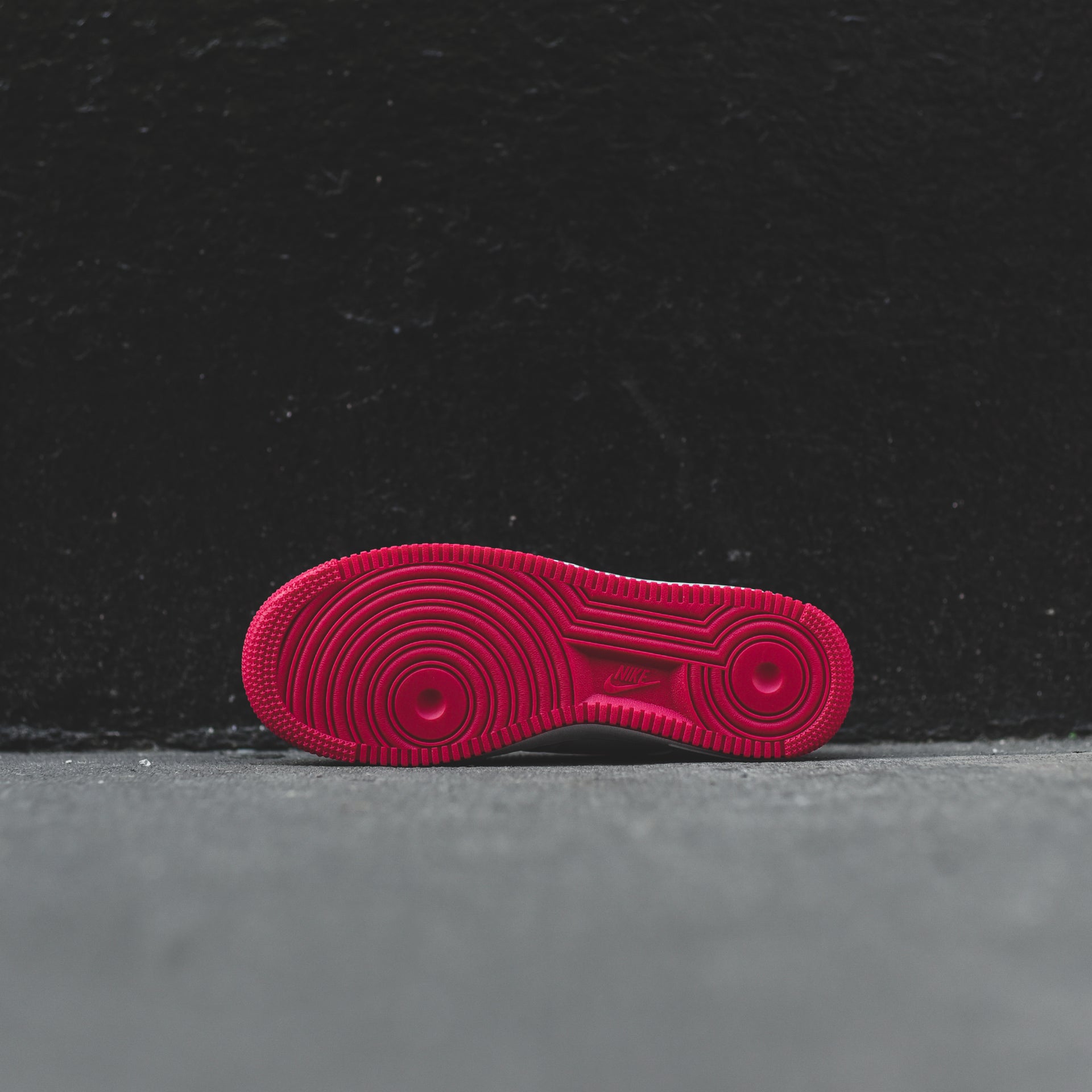 Nike WMNS Air Force 1 '07 - White / Wild Cherry / Nobel Red
