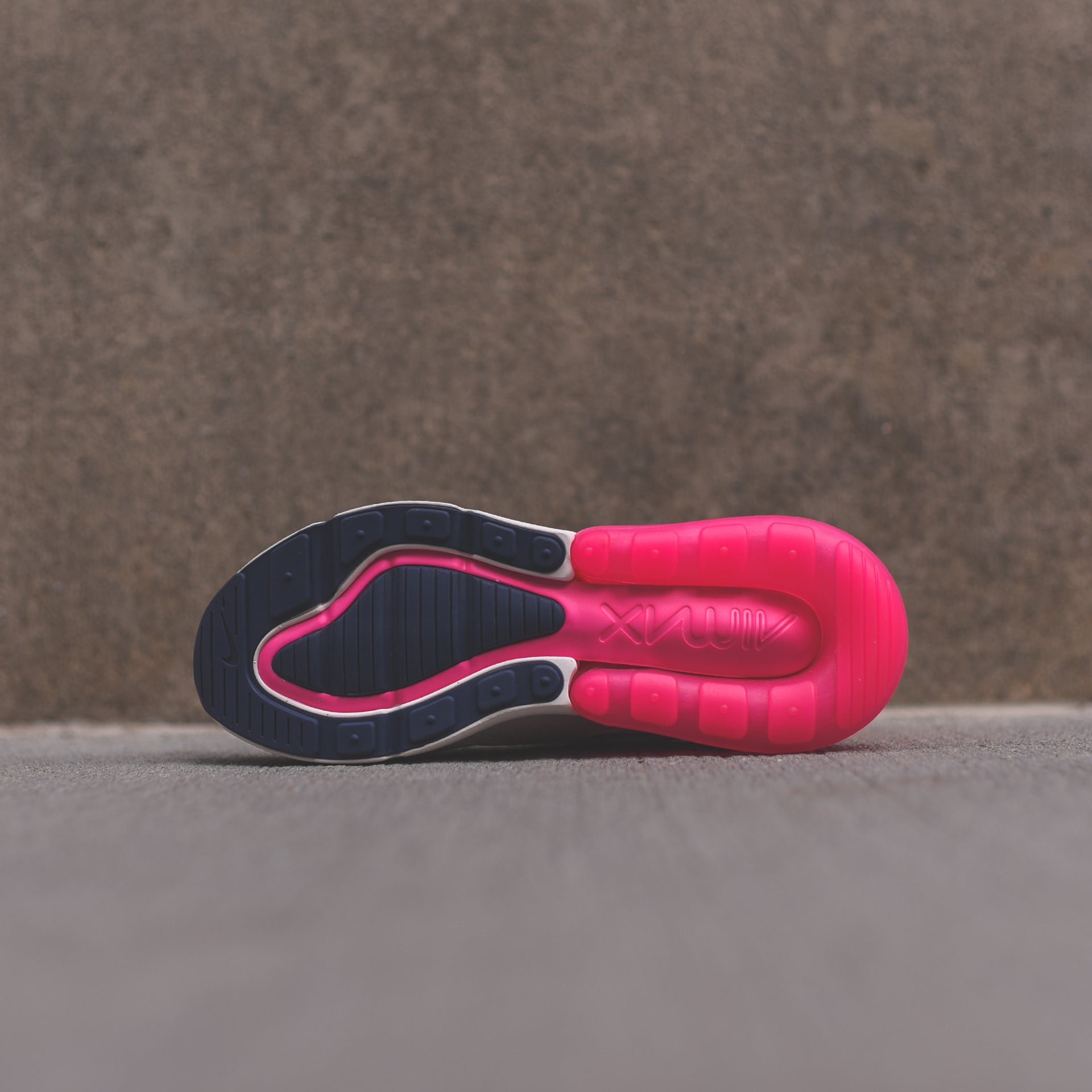Nike WMNS Air Max 270 - Summit White / Midnight Navy / Laser Fuchsia
