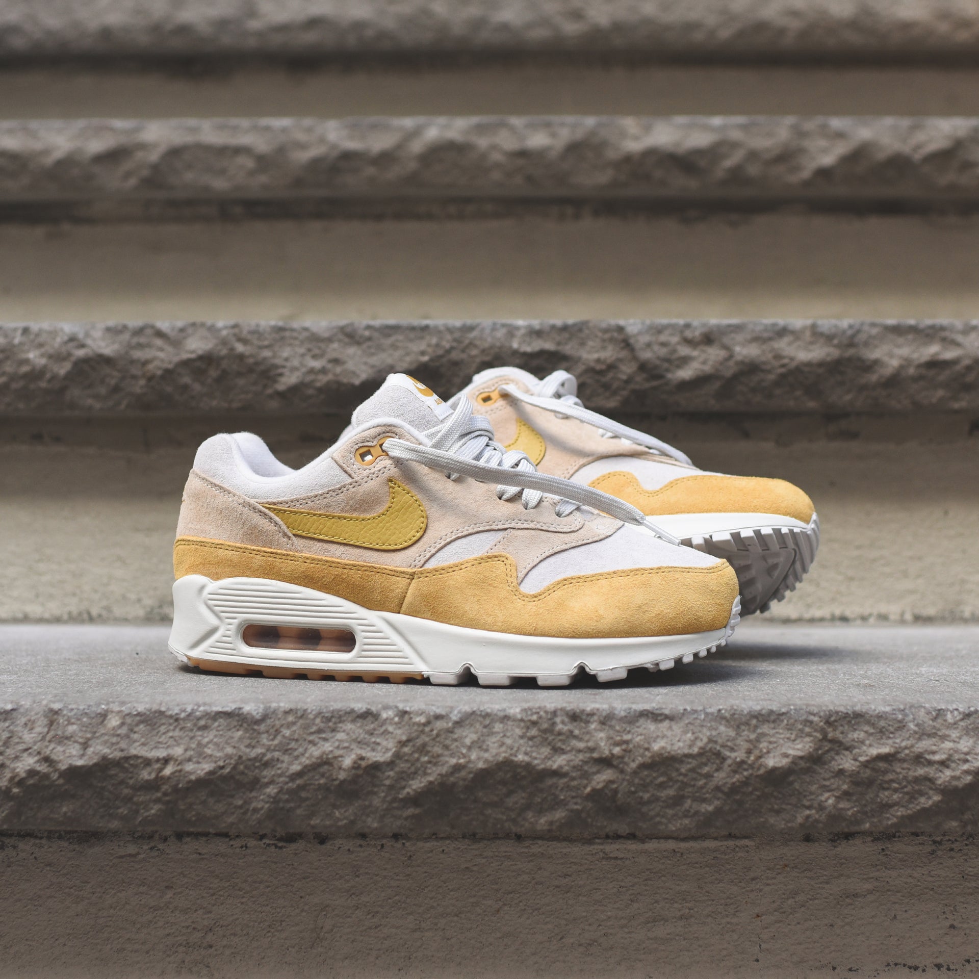 Nike Footwear Air Max 90 Guava Ice Nike WMNS Air Max 90/1 Guava