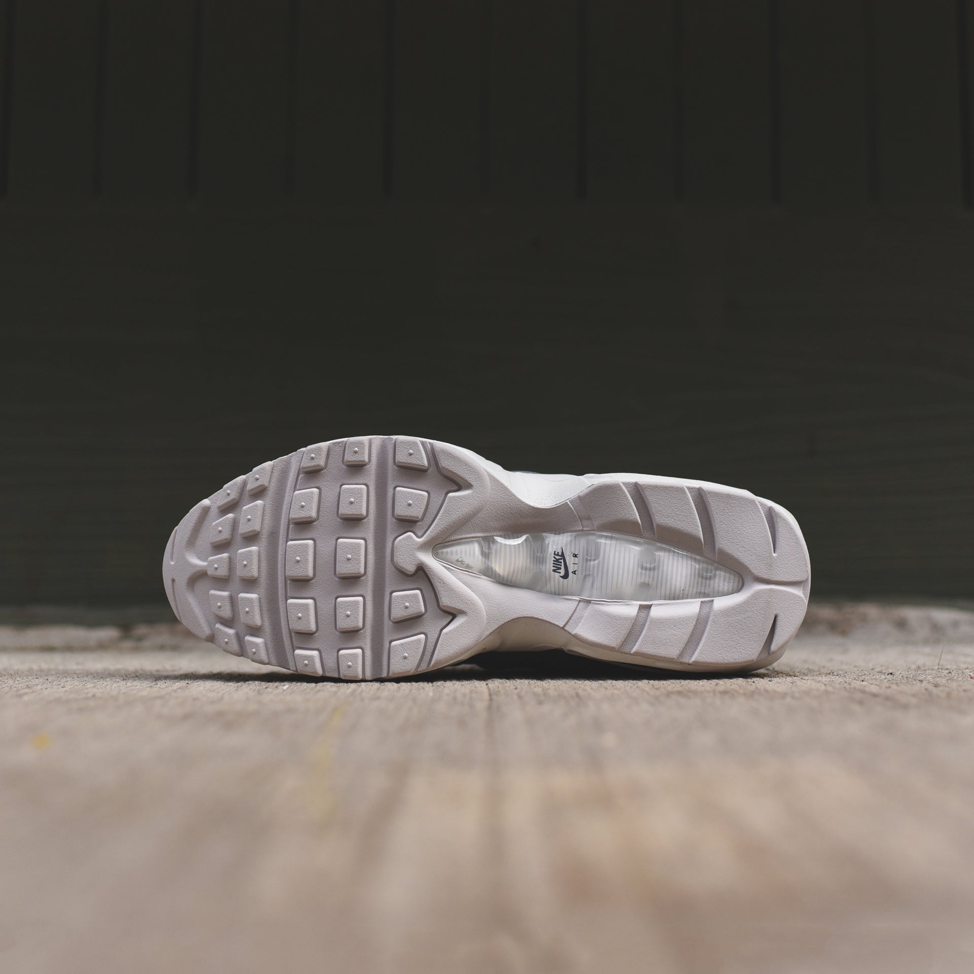 Nike WMNS Air Max 95 - Vast Grey / Oil Grey / Summit White / Viole