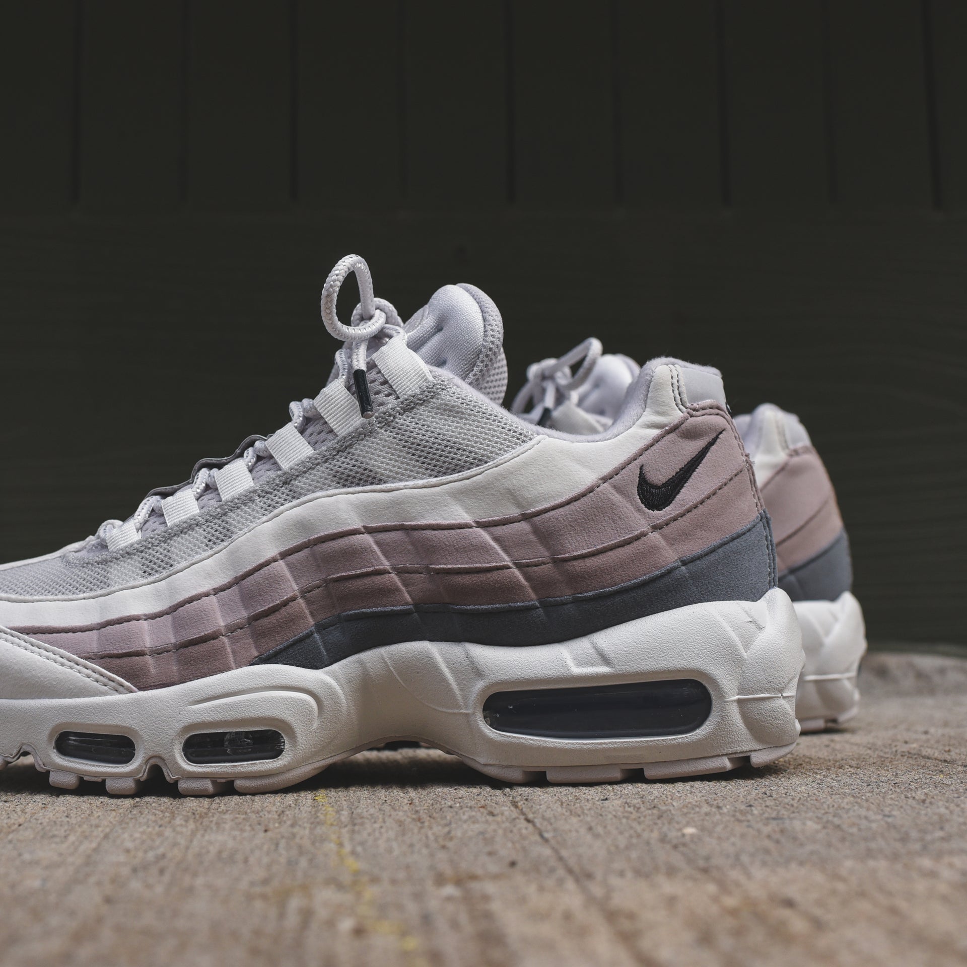 Nike WMNS Air Max 95 - Vast Grey / Oil Grey / Summit White / Viole