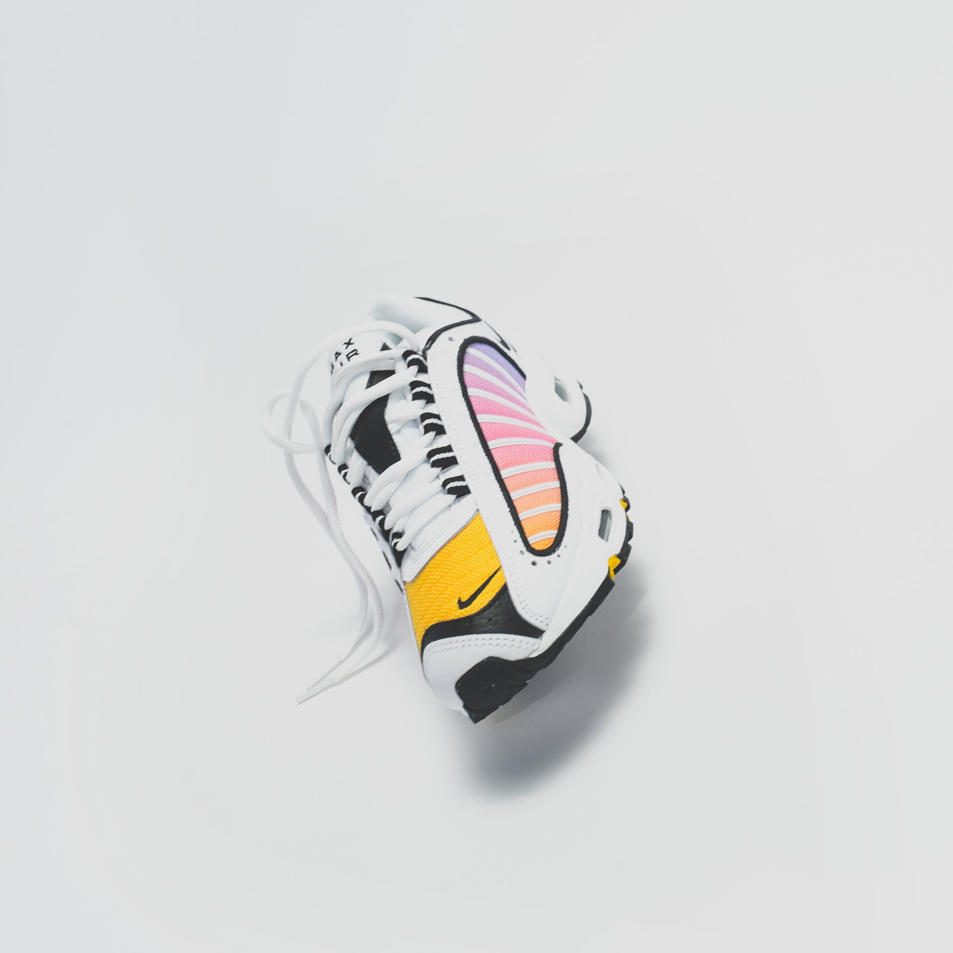 Nike WMNS Air Max Tailwind IV - White / Black / University Blue / Psychic Pink