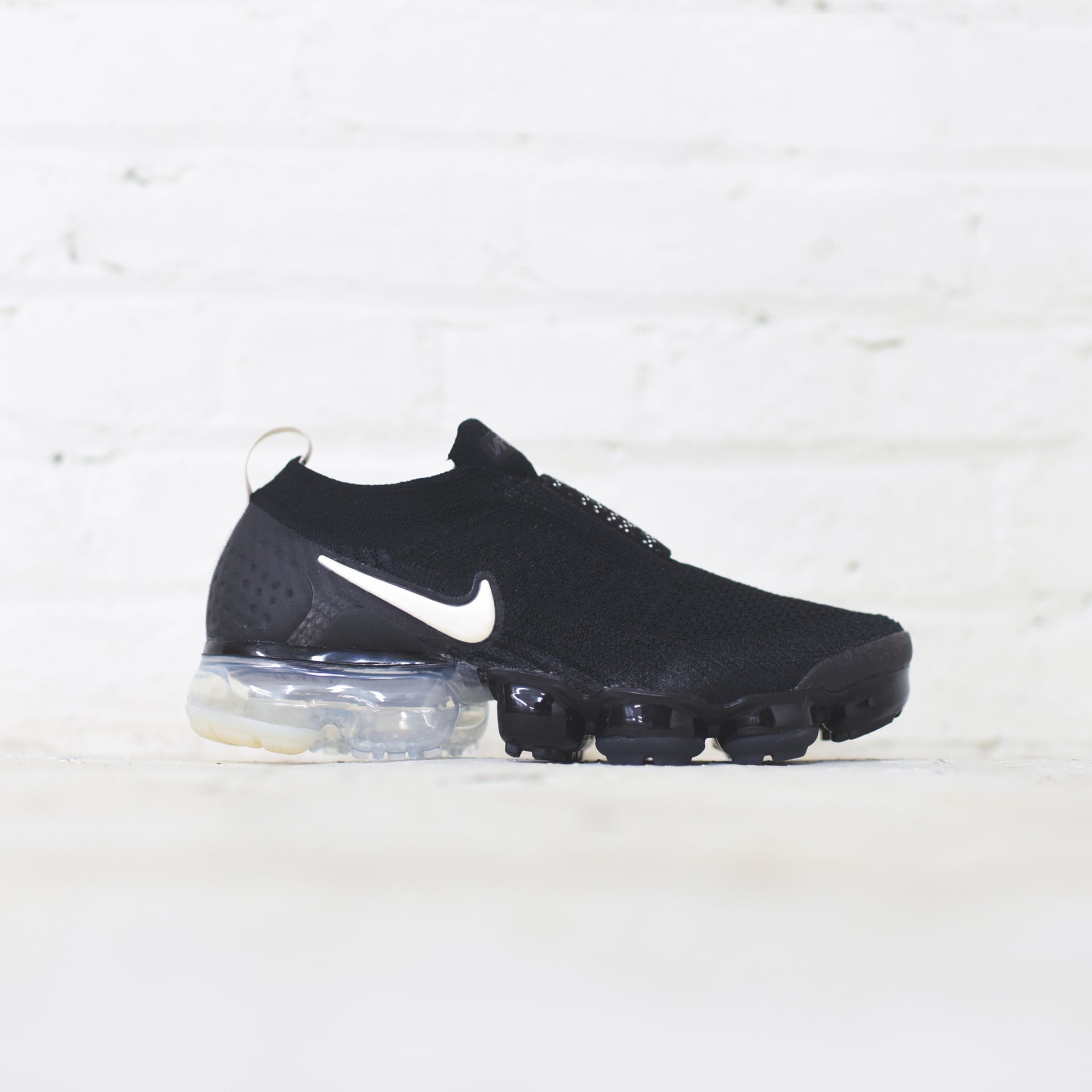 Nike WMNS Air VaporMax Flyknit Moc 2 - Black / Light Cream / White