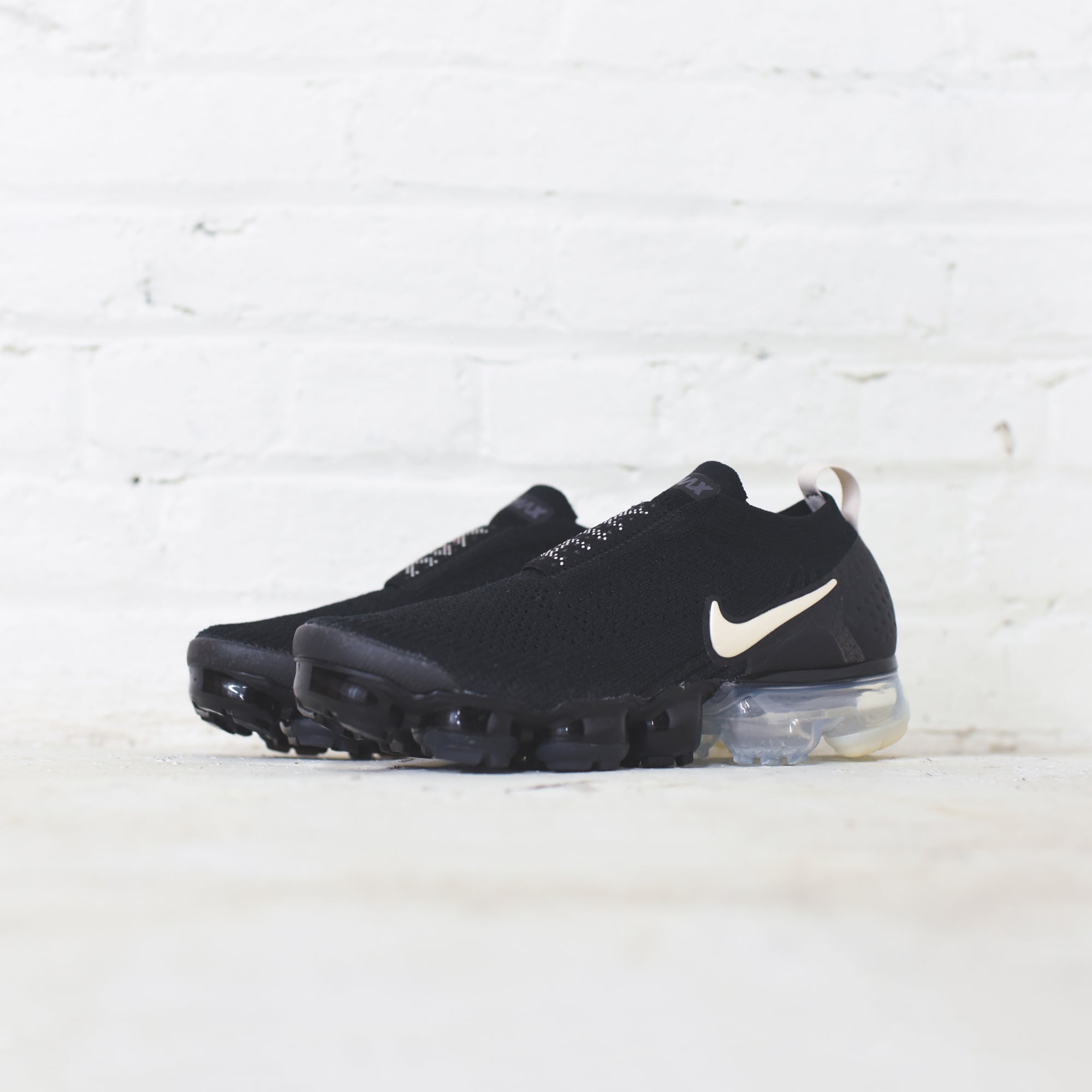 nike women's air vapormax flyknit moc 2 running shoes