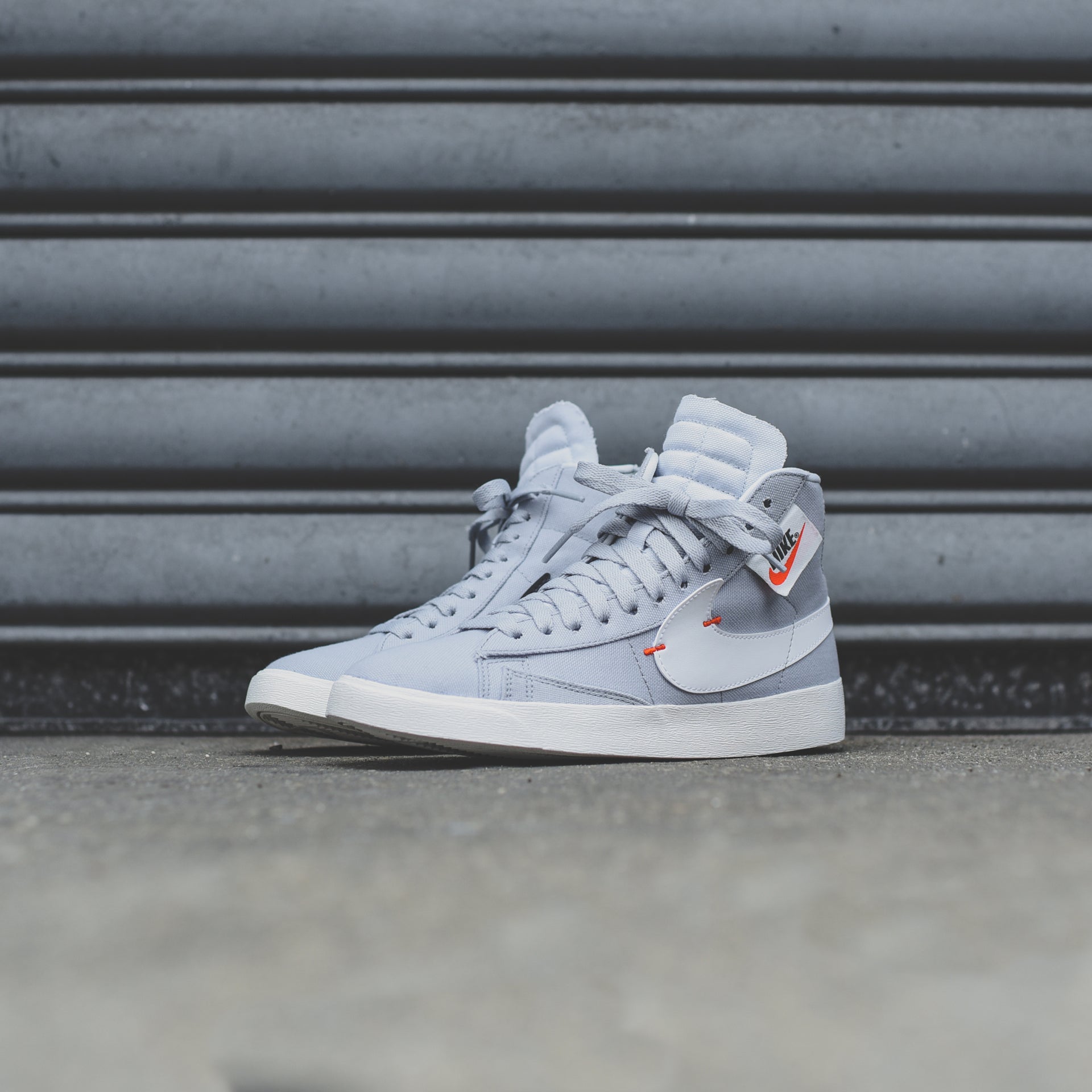Nike WMNS Blazer Mid Rebel - Wolf Grey / Pure Platinum